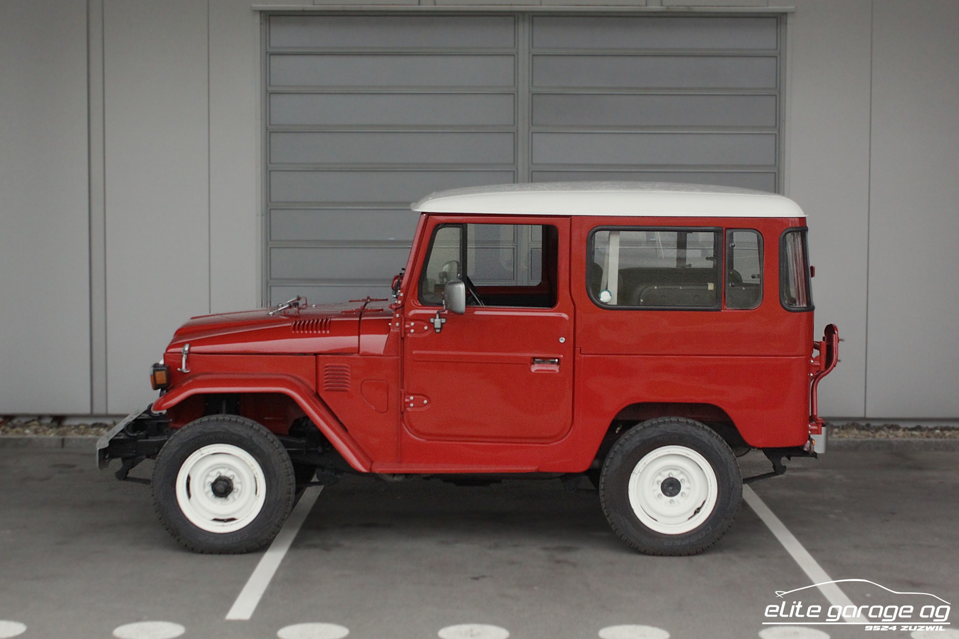 TOYOTA Land Cruiser FJ40-image-1