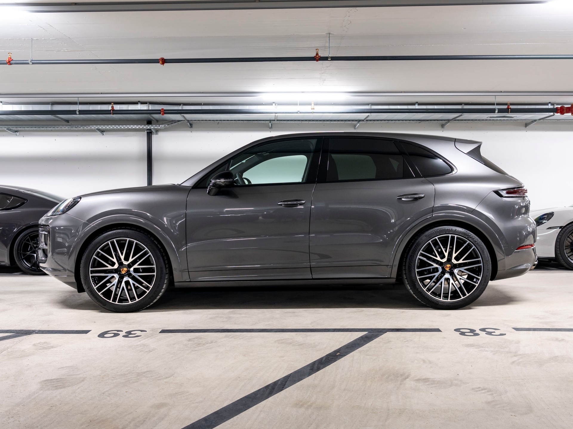 PORSCHE Cayenne Black Edition Tiptronic-showroom-element-1