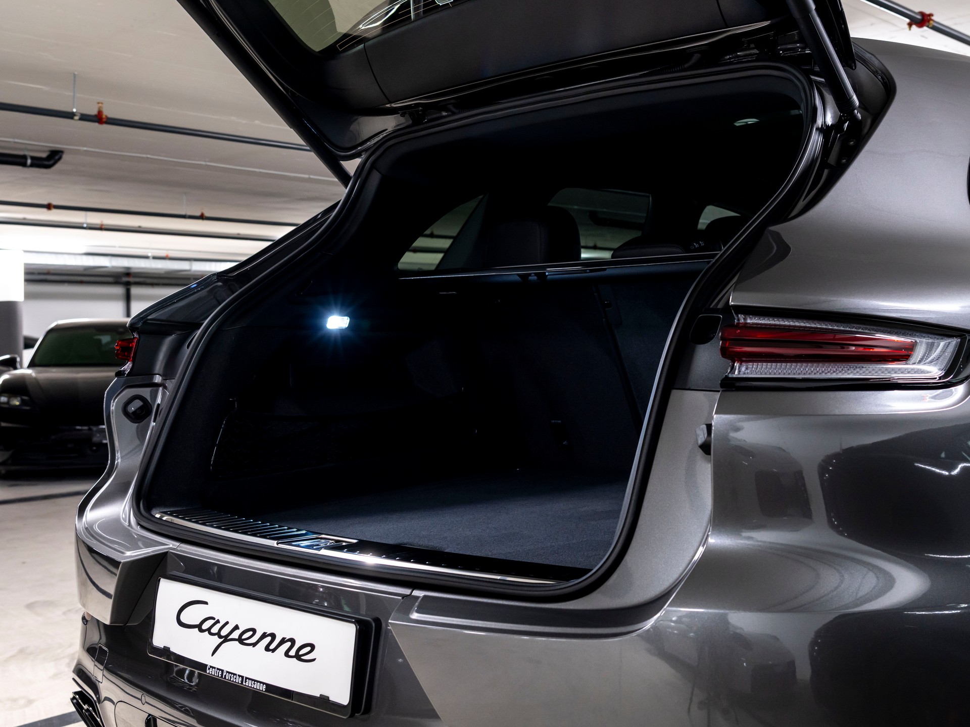 PORSCHE Cayenne Black Edition Tiptronic-image-6