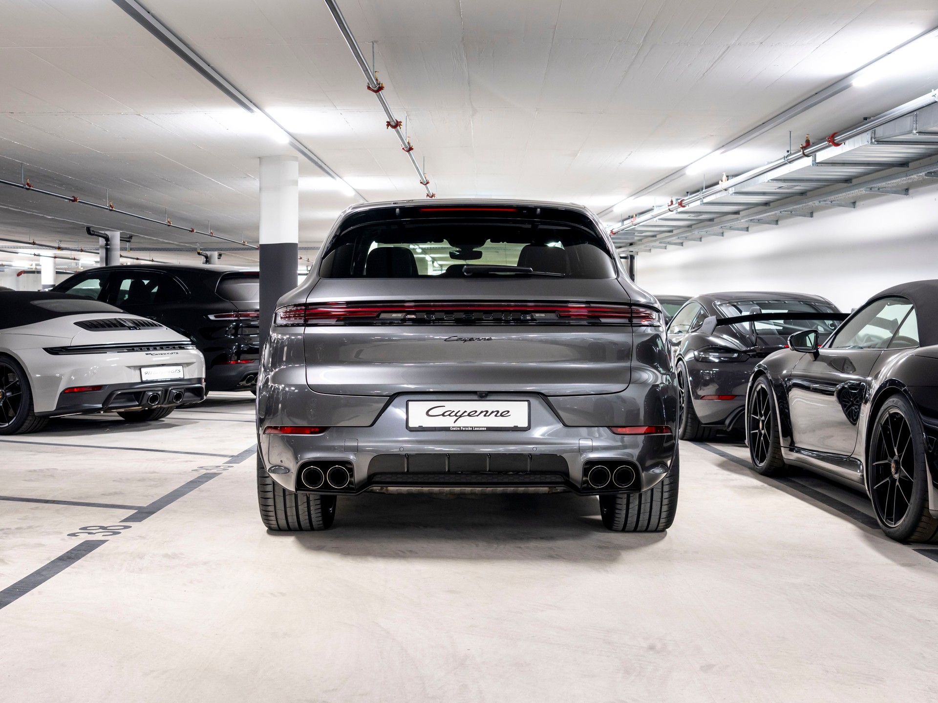 PORSCHE Cayenne Black Edition Tiptronic-image-4