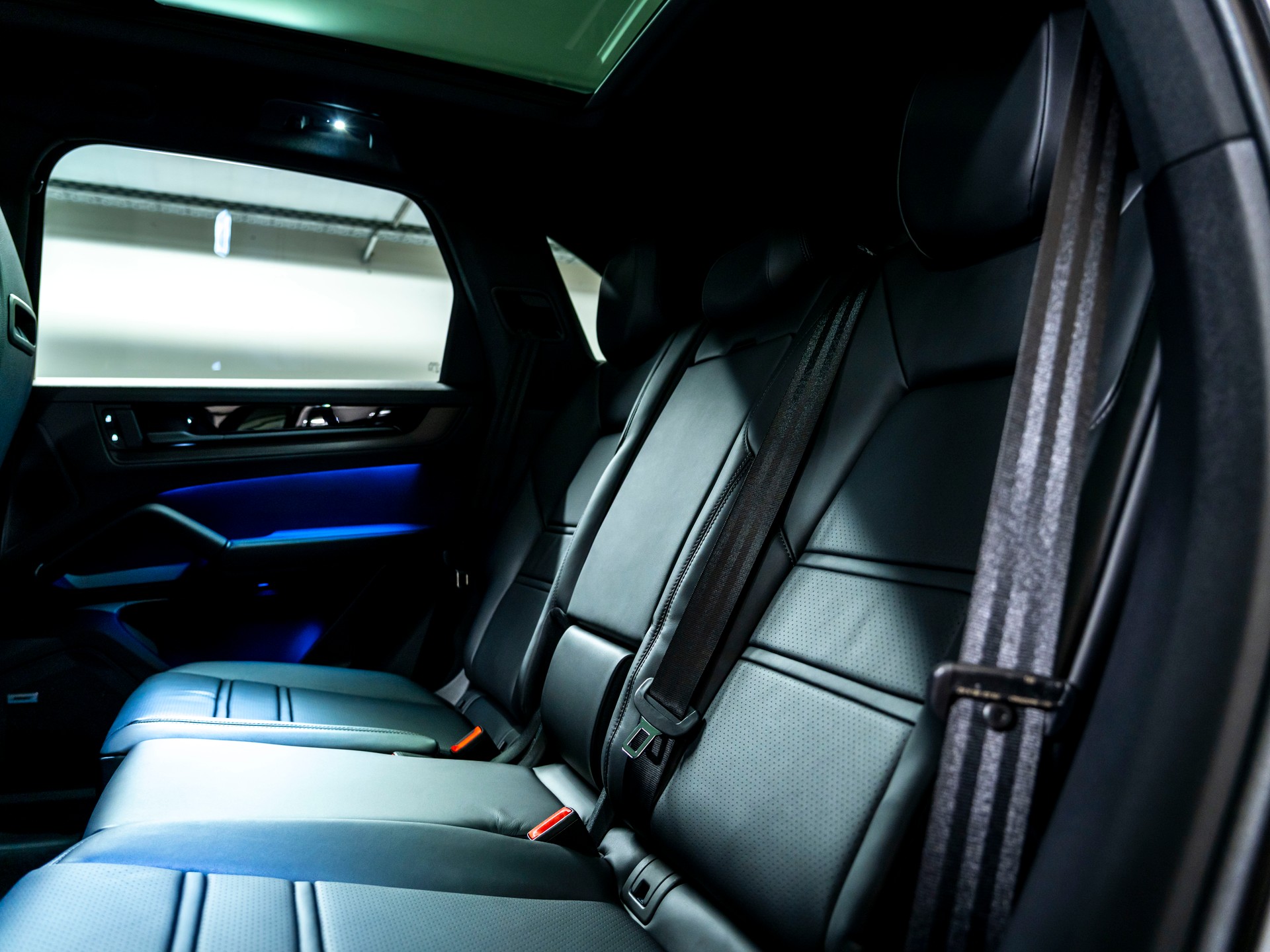 PORSCHE Cayenne Black Edition Tiptronic-image-22