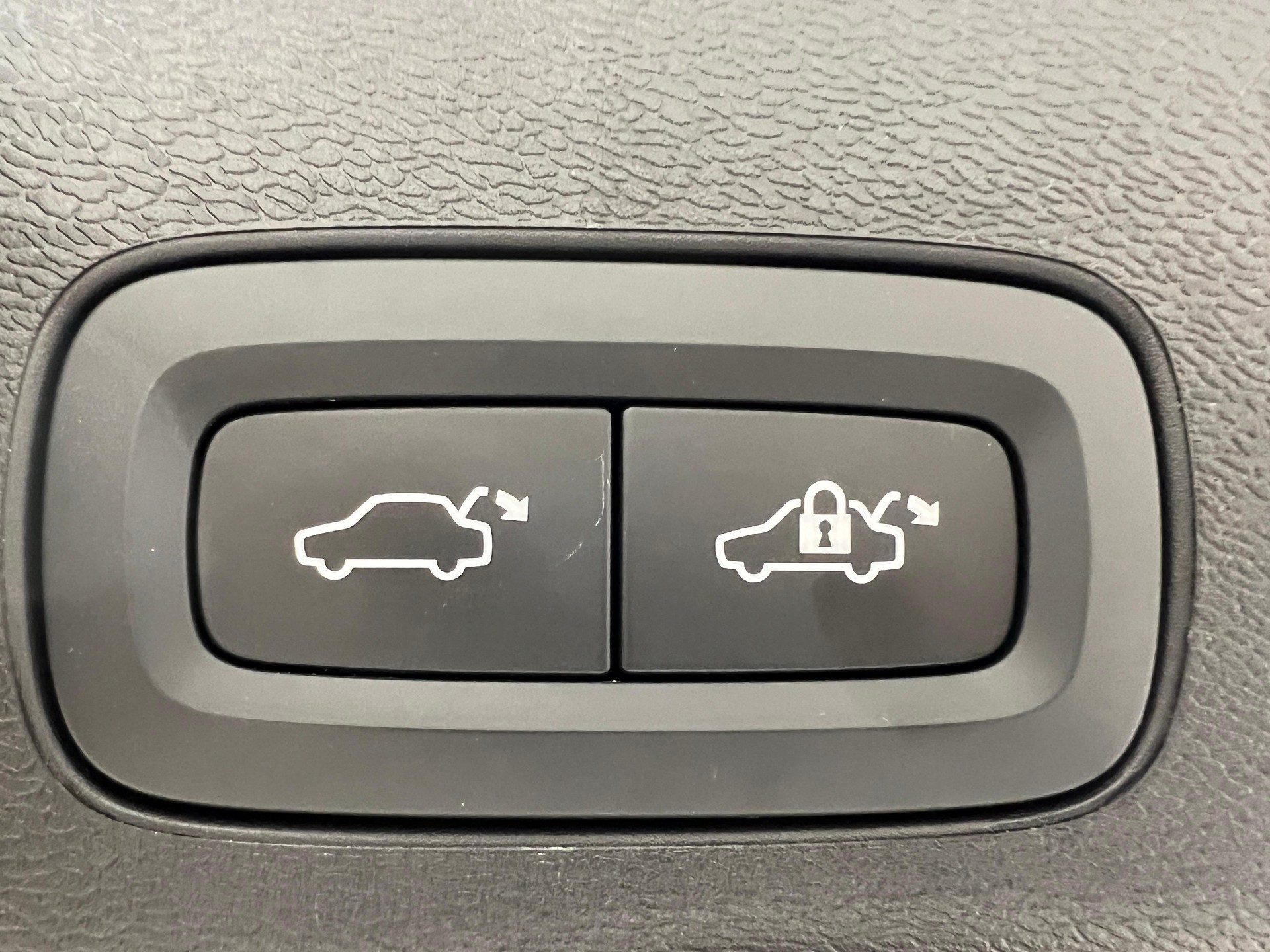 VOLVO XC60 2.0 B4 MH Core AWD-image-6