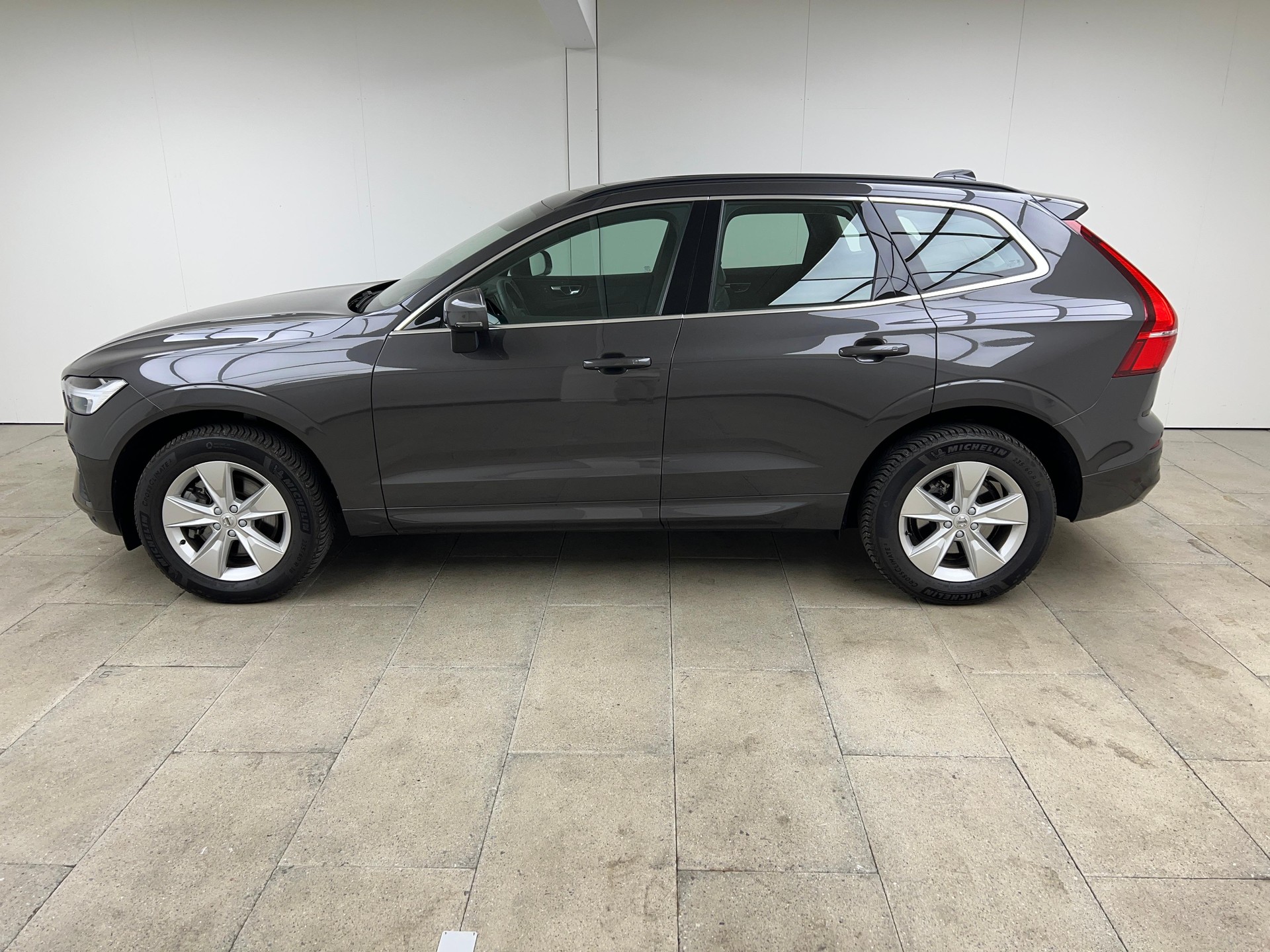 VOLVO XC60 2.0 B4 MH Core AWD-image-2
