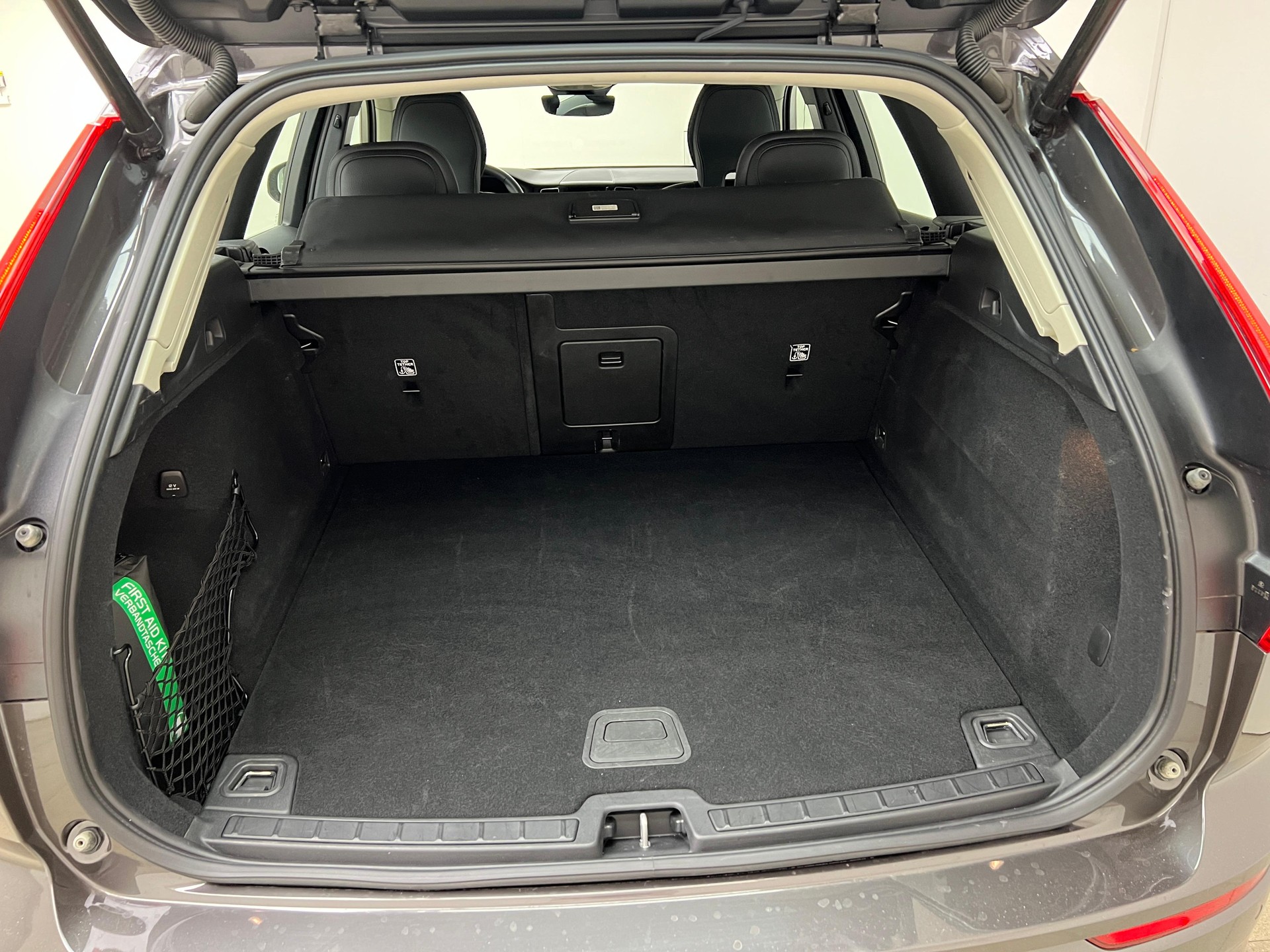 VOLVO XC60 2.0 B4 MH Core AWD-image-5