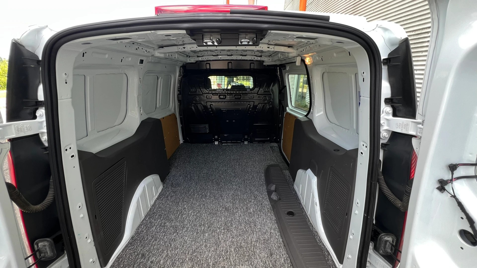 FORD TRANSIT CONNECT VAN T210 1.0 ECO BOOST TREND l 100 PS-image-25