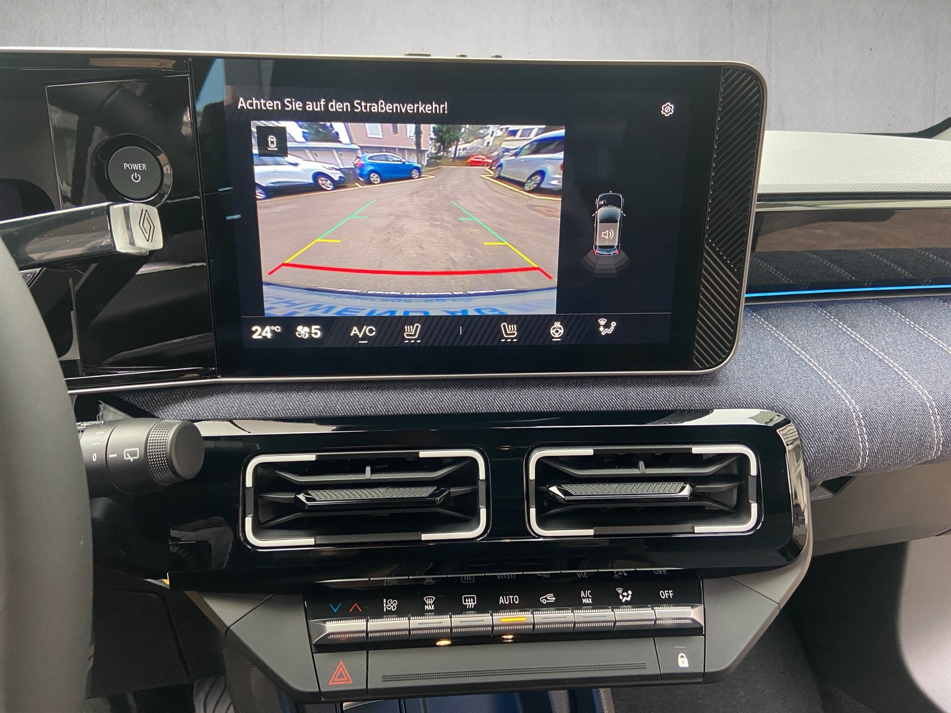 RENAULT R5 E-Tech Comfort Range 52 kWh Techno-image-8