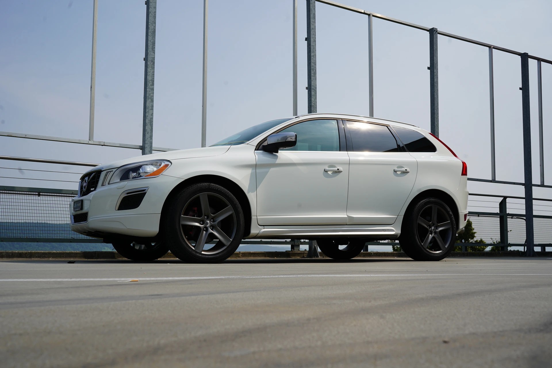 VOLVO XC60 2.4D AWD SUMMUM R-DESIGN HEICO GEARTRONIC l 235 PS-image-11