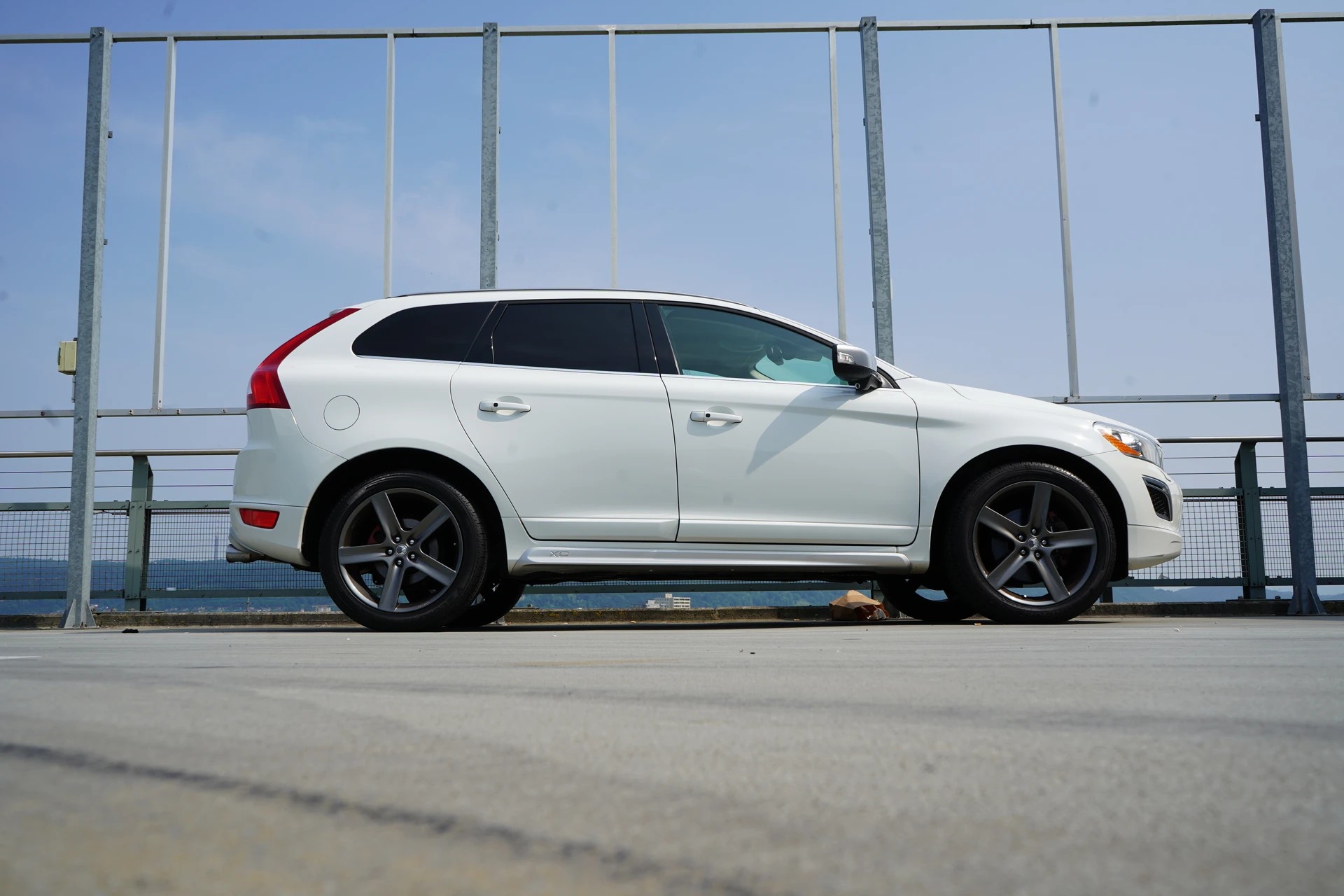 VOLVO XC60 2.4D AWD SUMMUM R-DESIGN HEICO GEARTRONIC l 235 PS-image-2