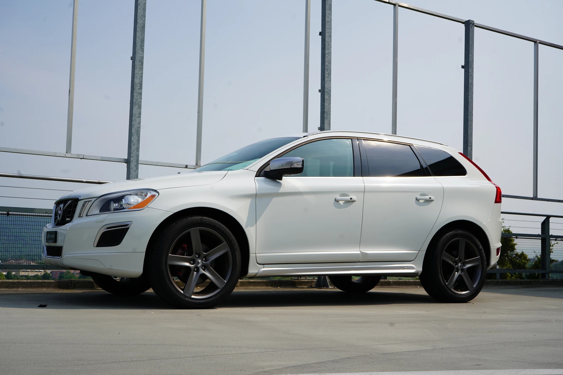 VOLVO XC60 2.4D AWD SUMMUM R-DESIGN HEICO GEARTRONIC l 235 PS-image-9