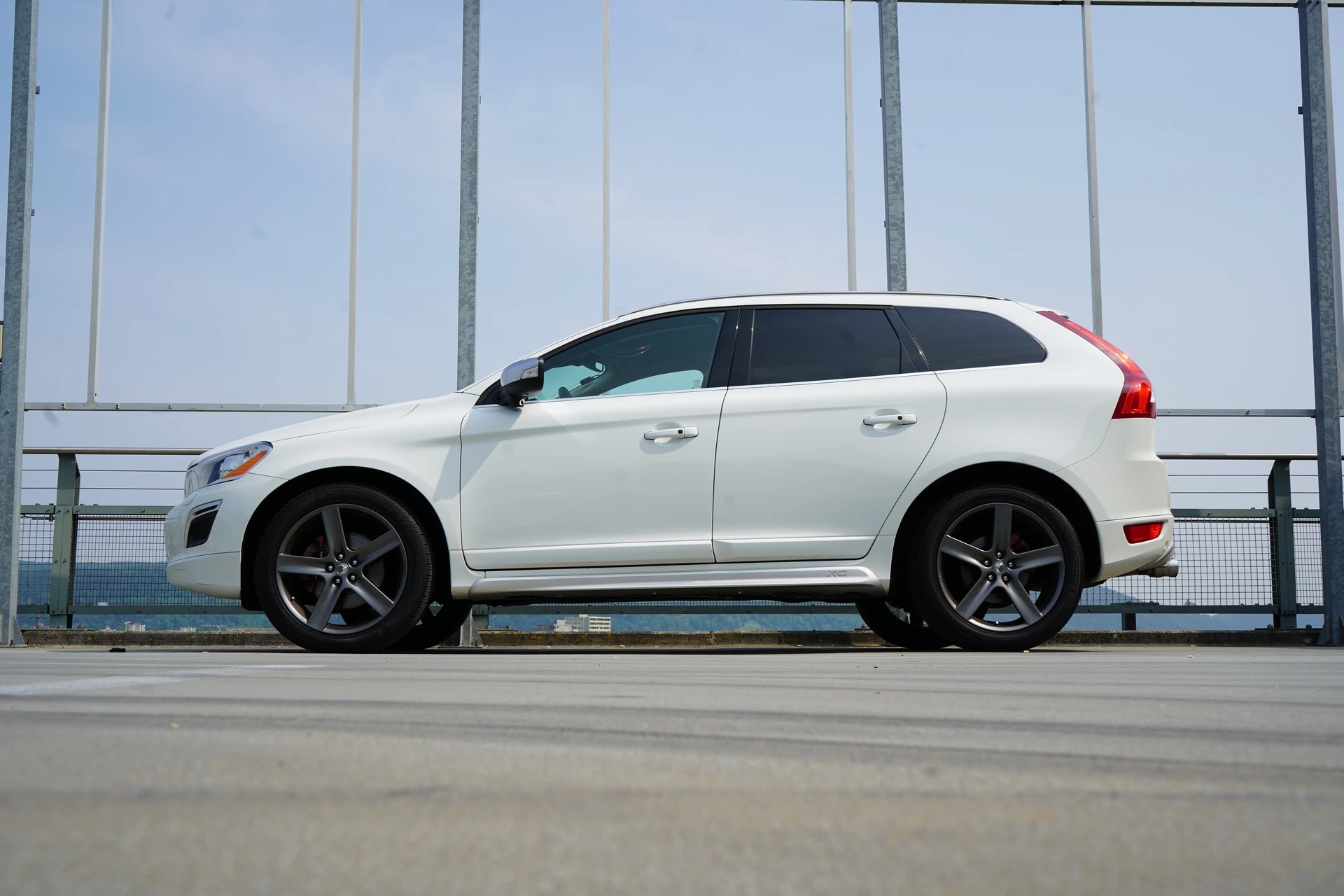 VOLVO XC60 2.4D AWD SUMMUM R-DESIGN HEICO GEARTRONIC l 235 PS-image-3