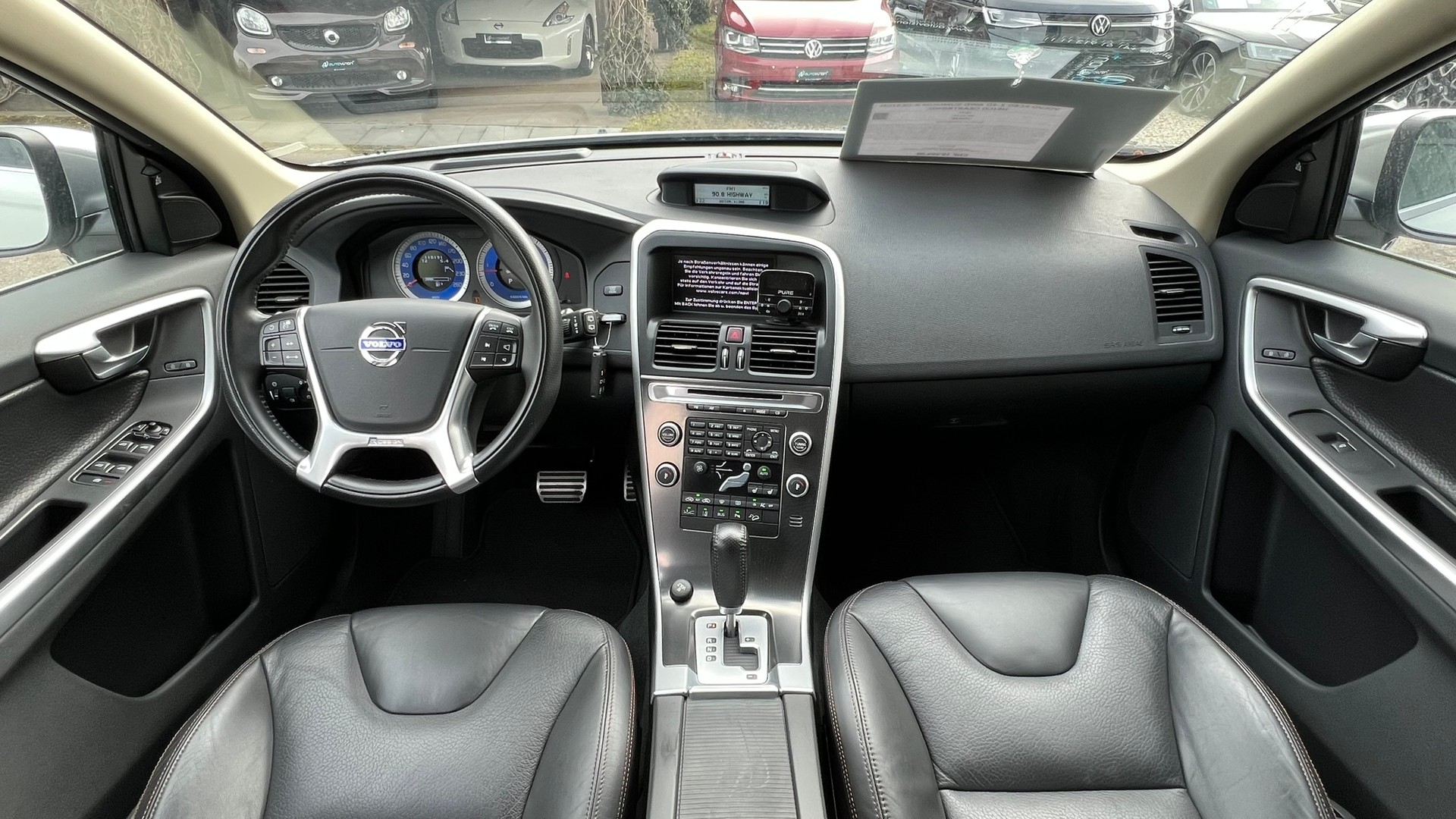 VOLVO XC60 2.4D AWD SUMMUM R-DESIGN HEICO GEARTRONIC l 235 PS-image-20