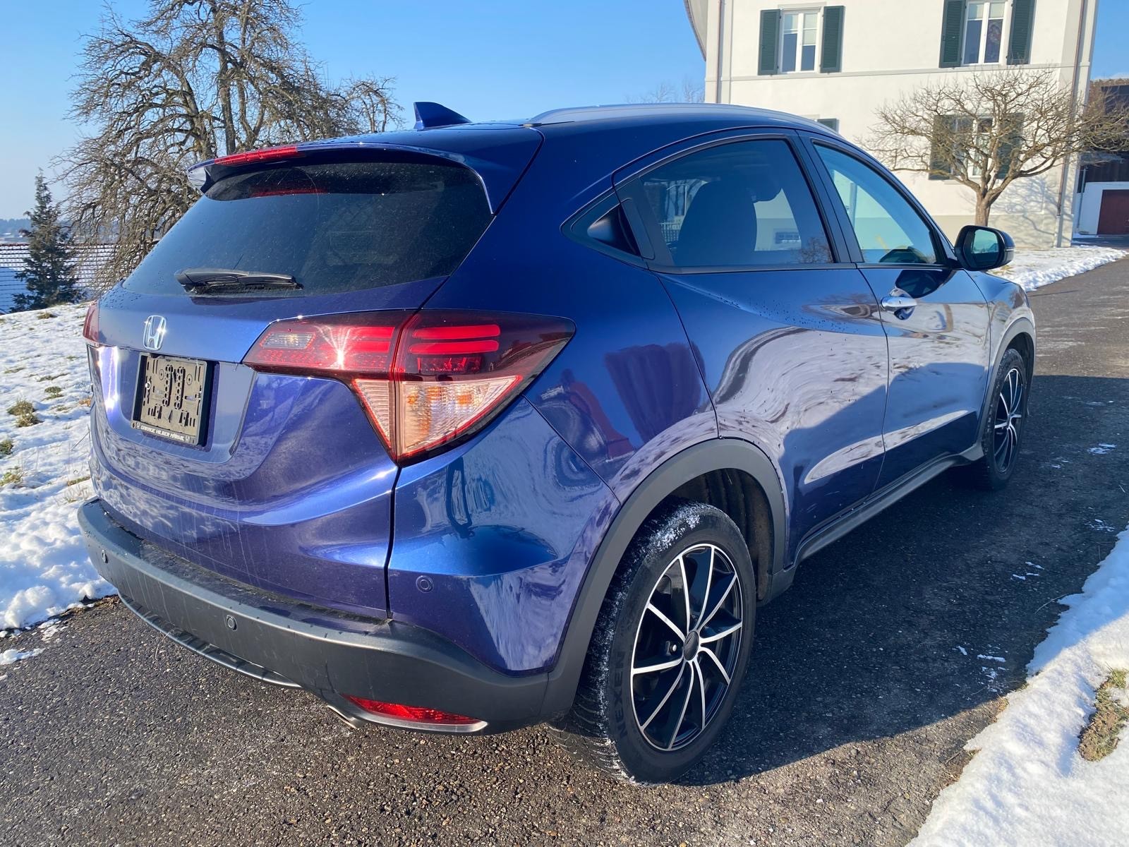 HONDA HR-V 1.6i-DTEC Executive-image-3