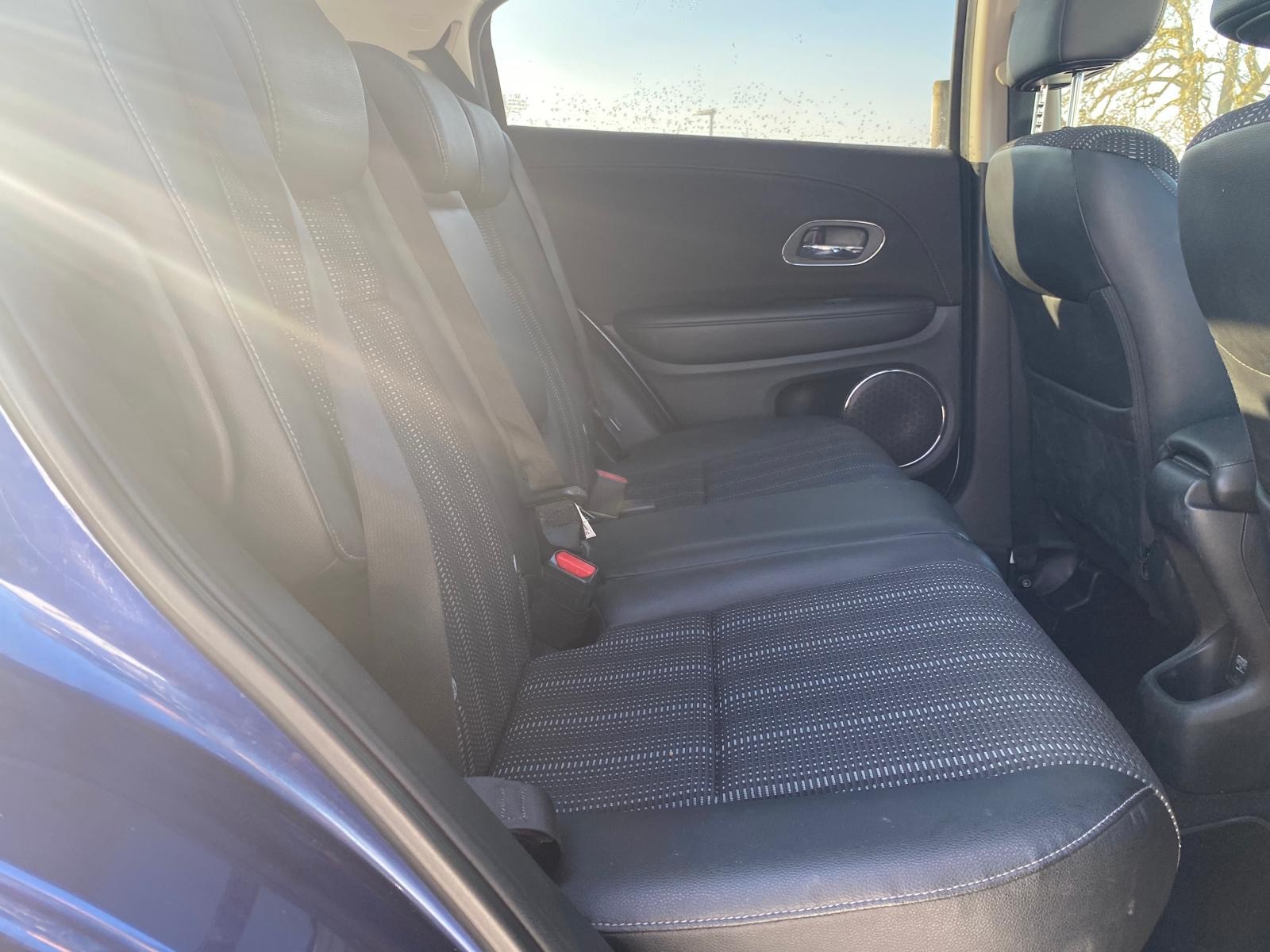 HONDA HR-V 1.6i-DTEC Executive-image-8
