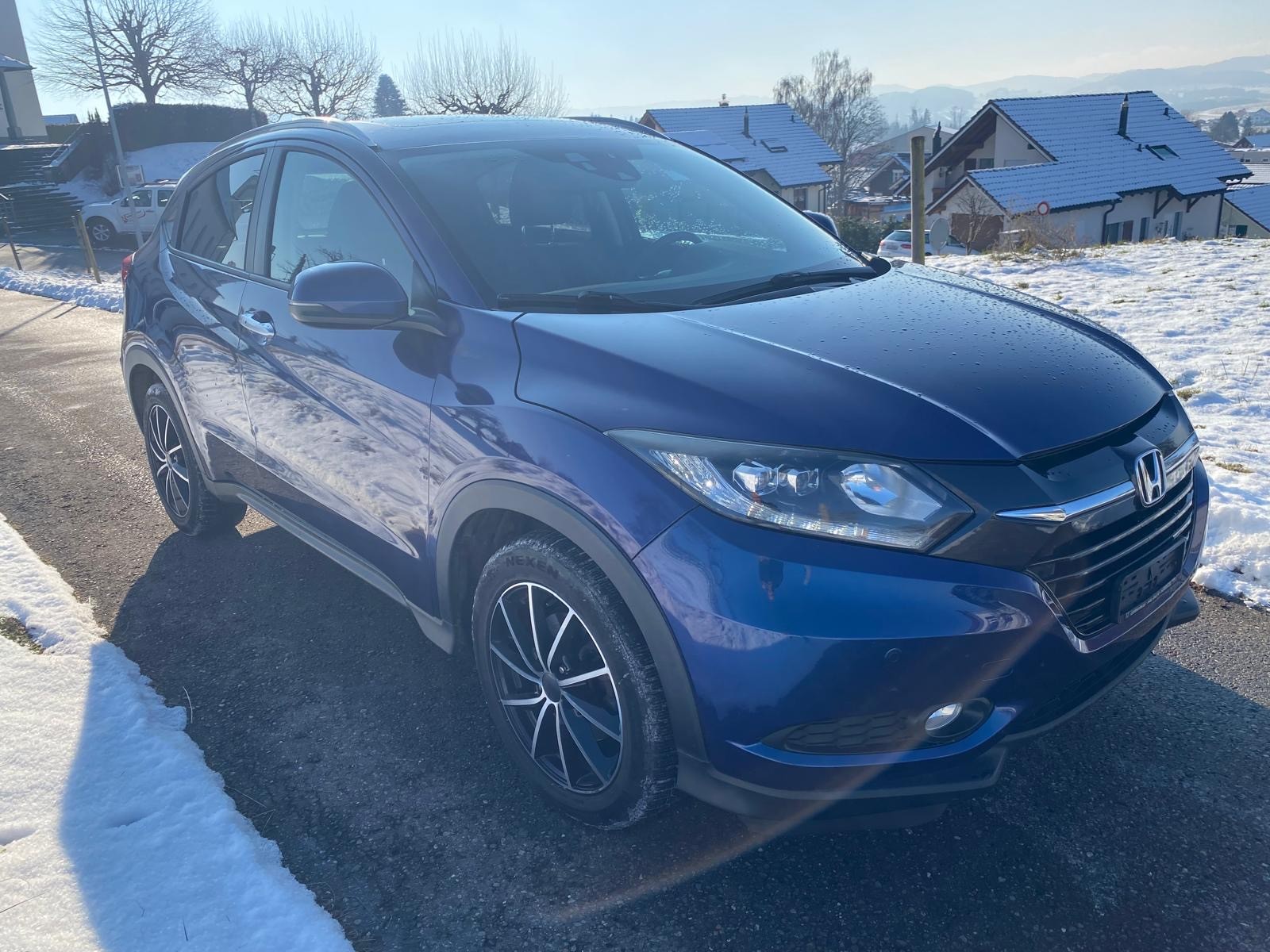 HONDA HR-V 1.6i-DTEC Executive-image-1
