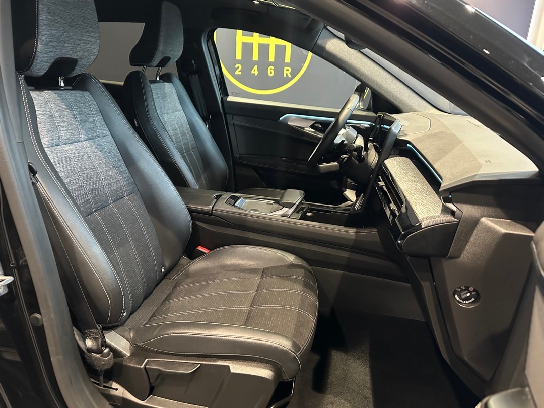 RENAULT Austral 1.2 HEV 200 Techno-image-12