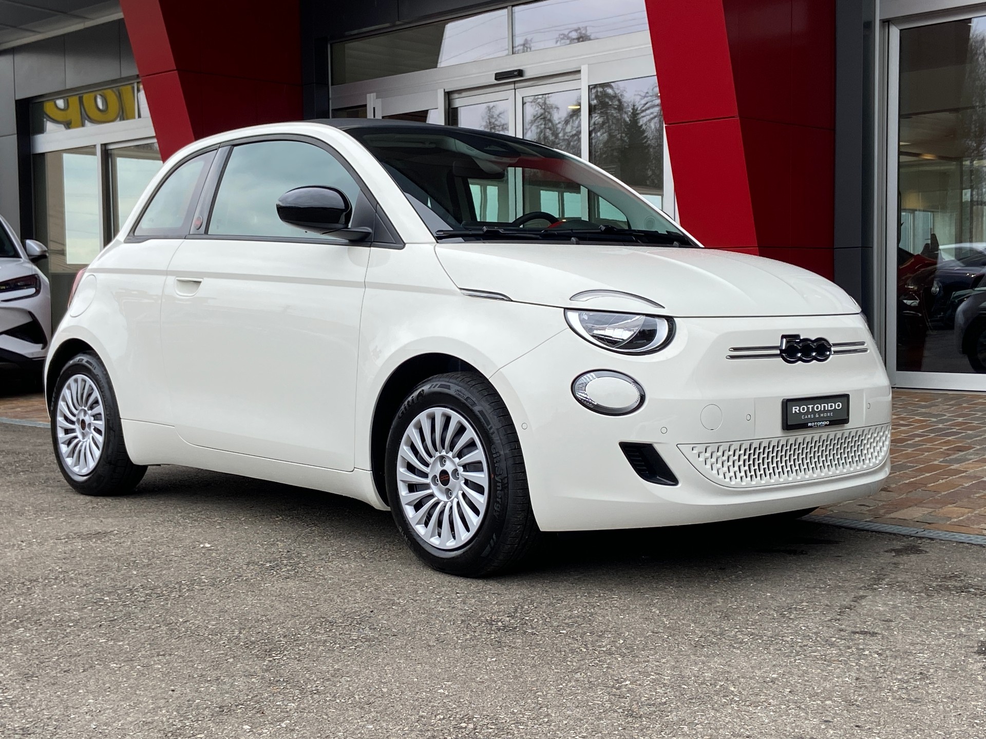 FIAT 500 C electric 87 kW Red-image-9