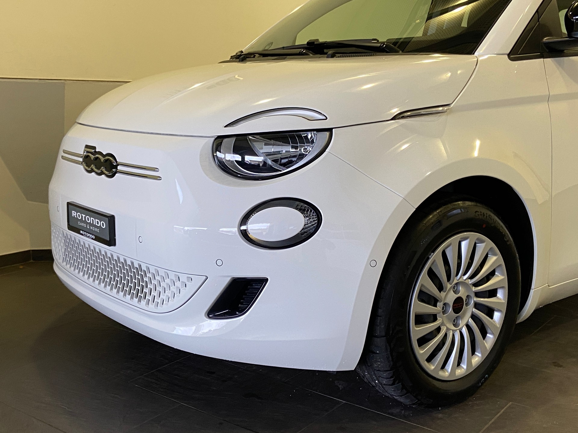 FIAT 500 C electric 87 kW Red-image-2