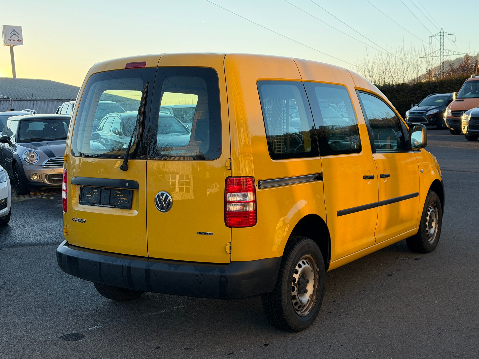 VW Caddy 4X4 2.0 diesel-image-8