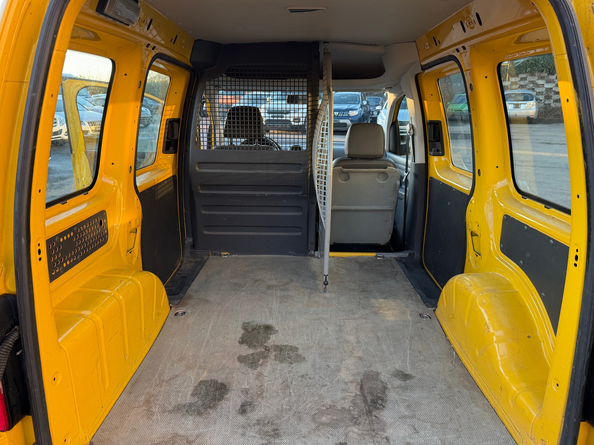 VW Caddy 4X4 2.0 diesel-image-4