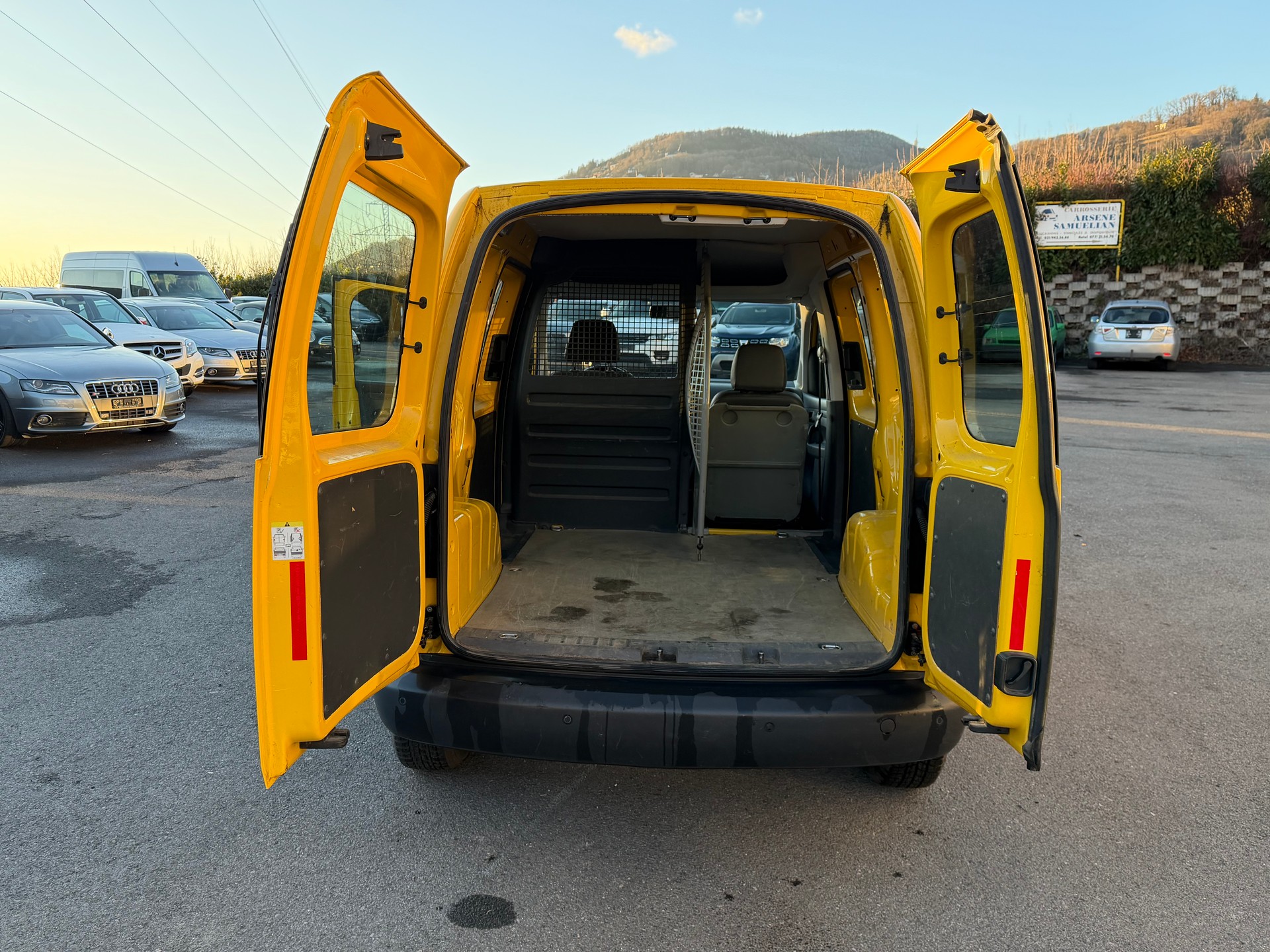 VW Caddy 4X4 2.0 diesel-image-11