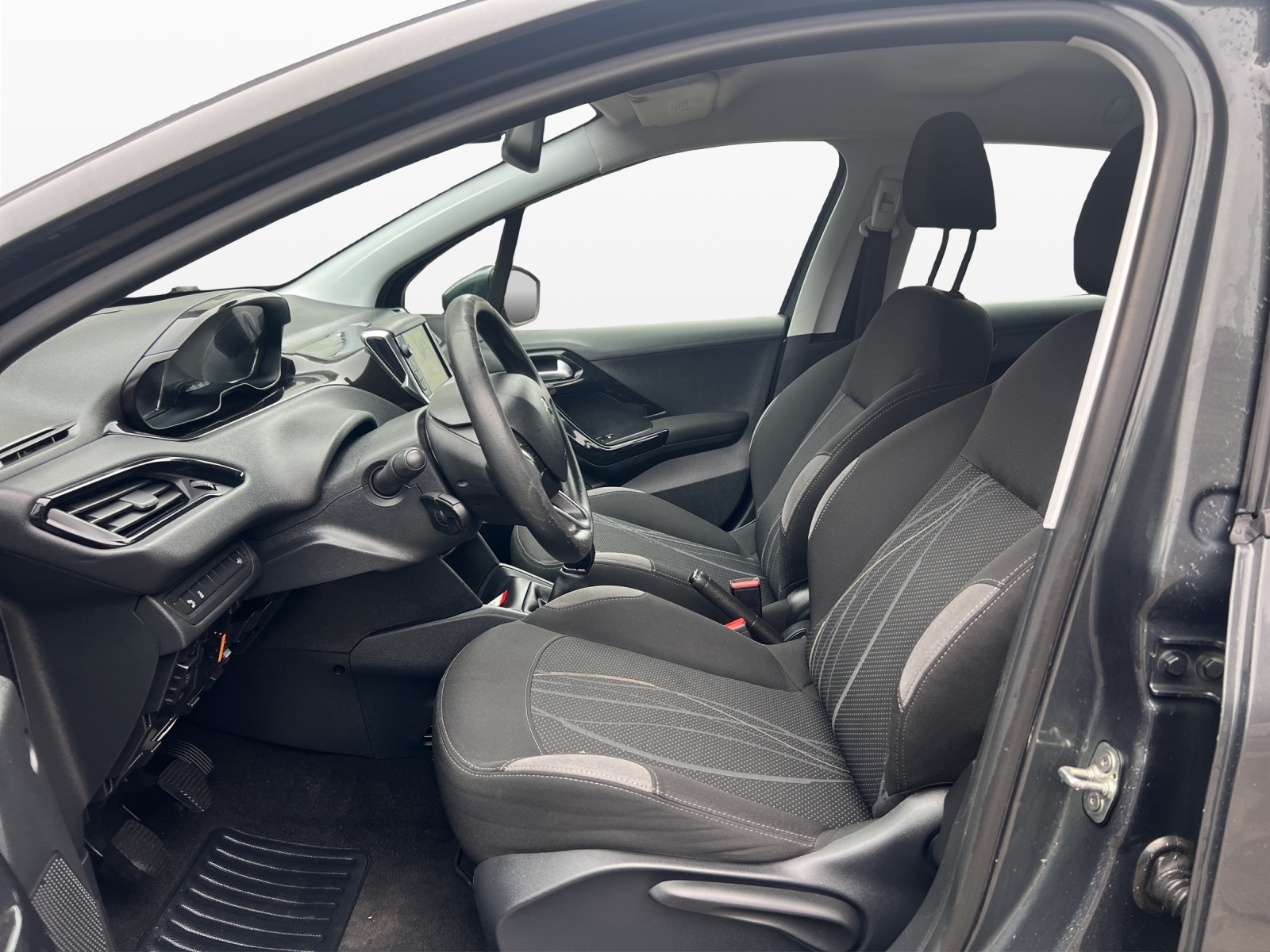 PEUGEOT 208 1.2 VTI Active-image-8