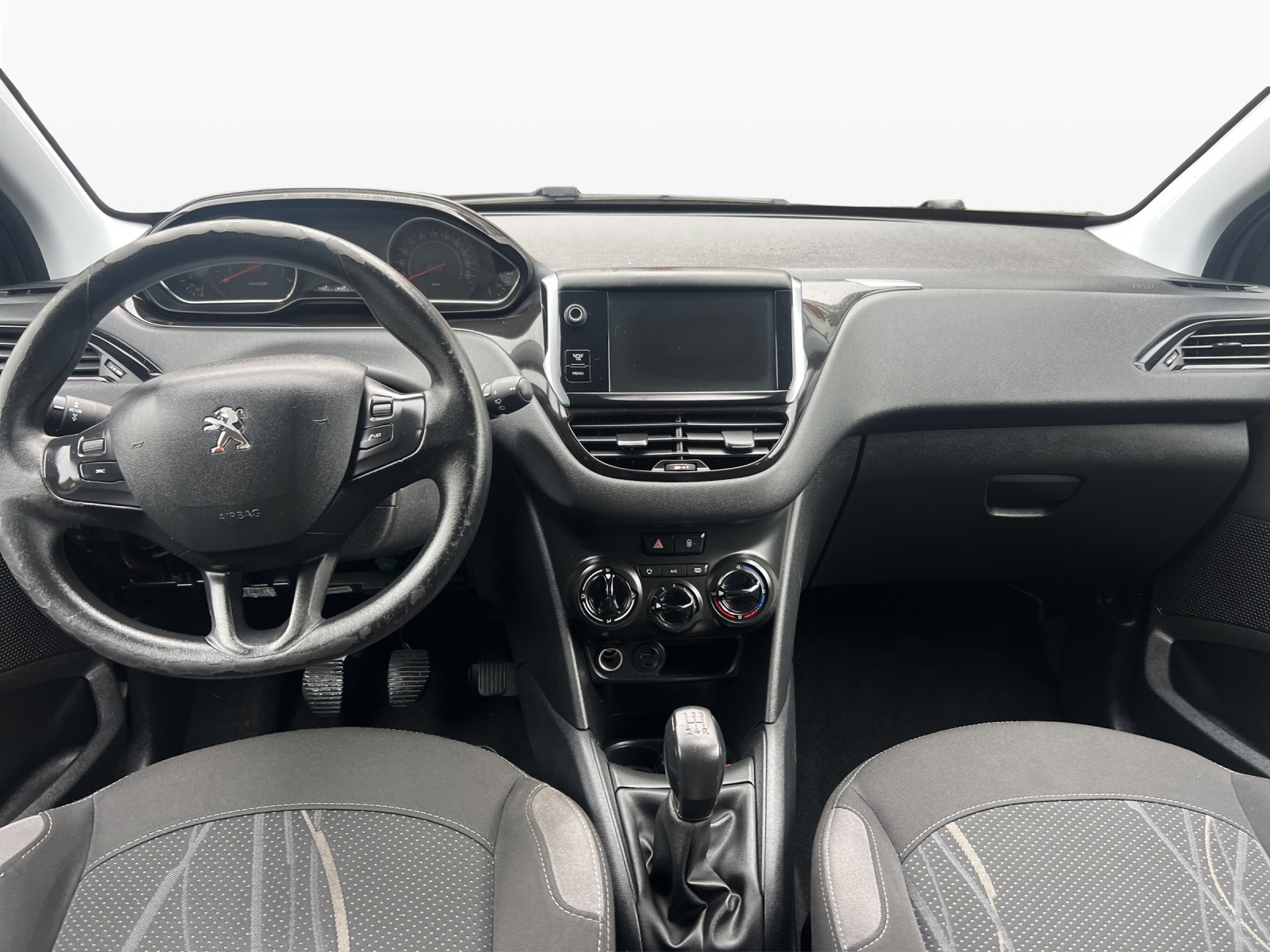 PEUGEOT 208 1.2 VTI Active-image-11