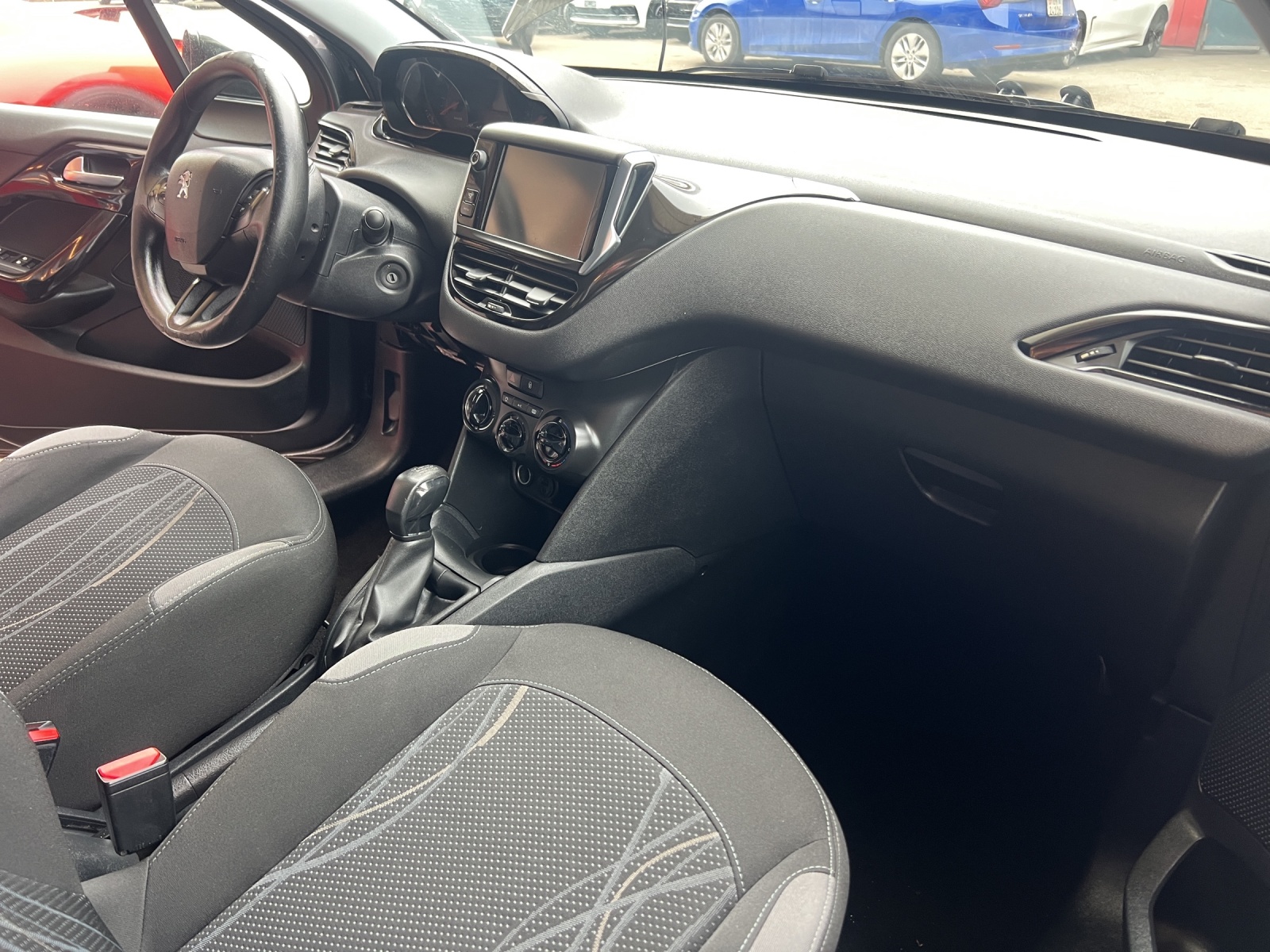 PEUGEOT 208 1.2 VTI Active-image-26