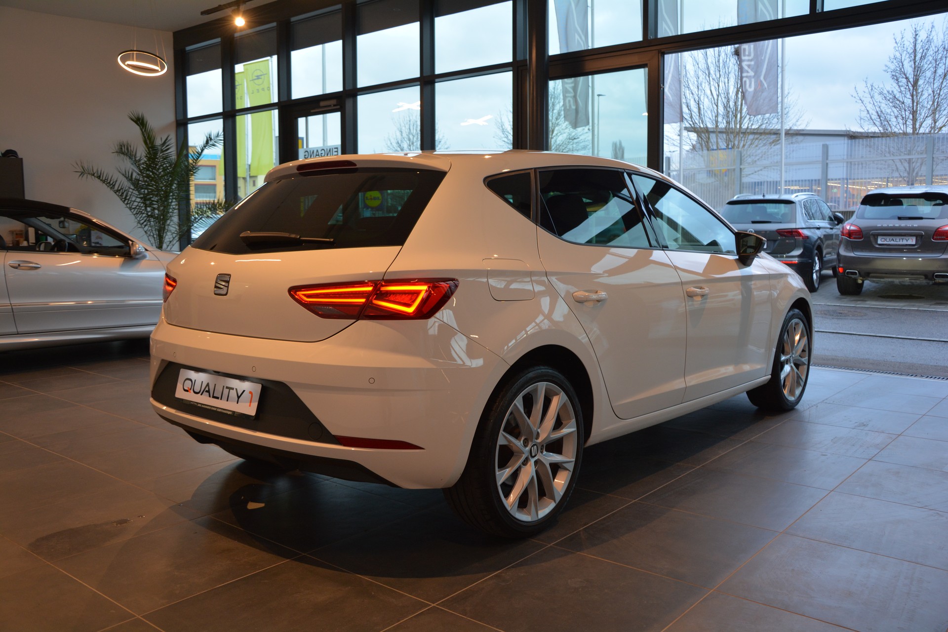 SEAT Leon 1.5 TGI FR DSG-image-5