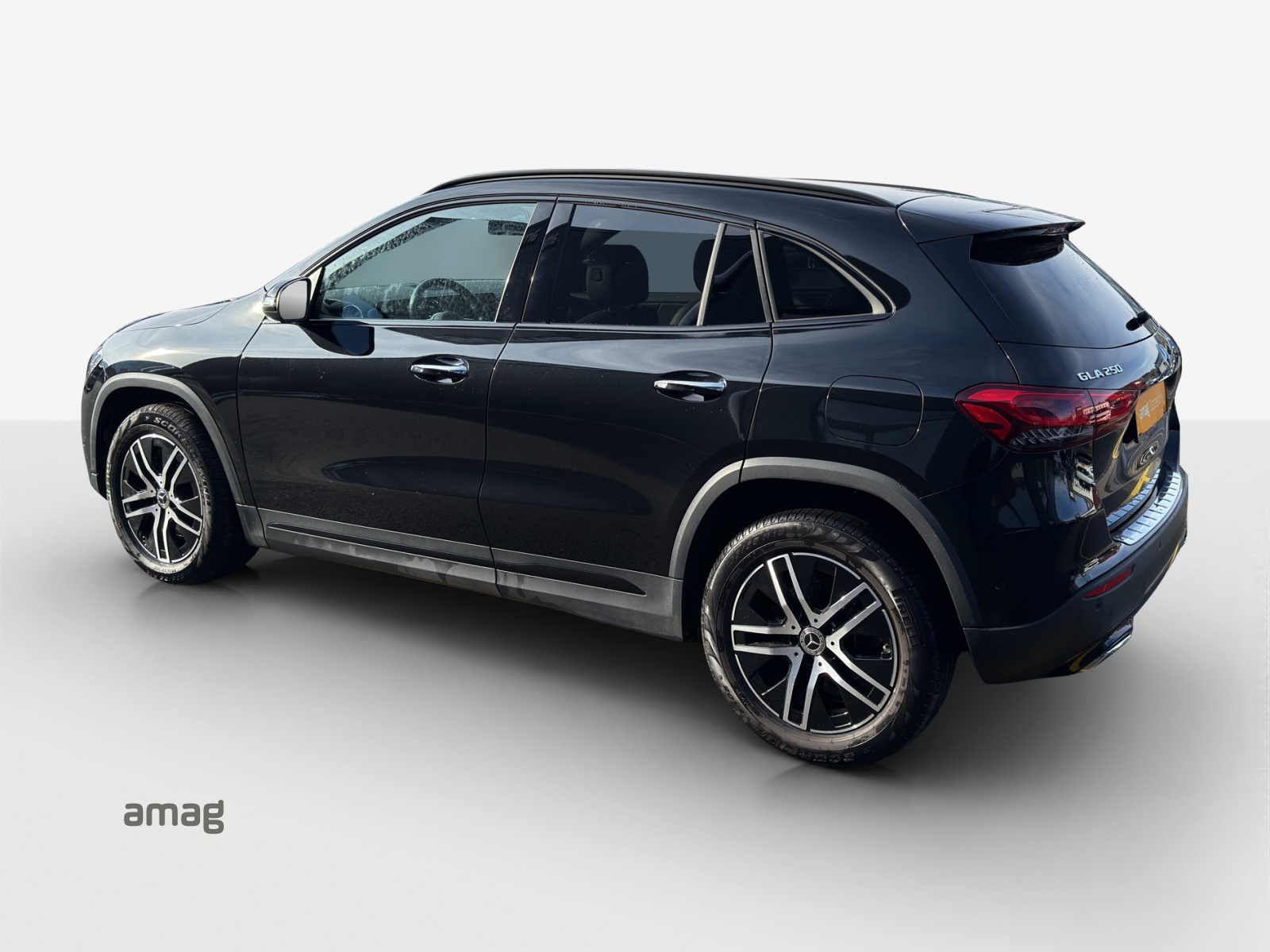 MERCEDES-BENZ GLA 250 4Matic Progressive 8G-DCT-image-2