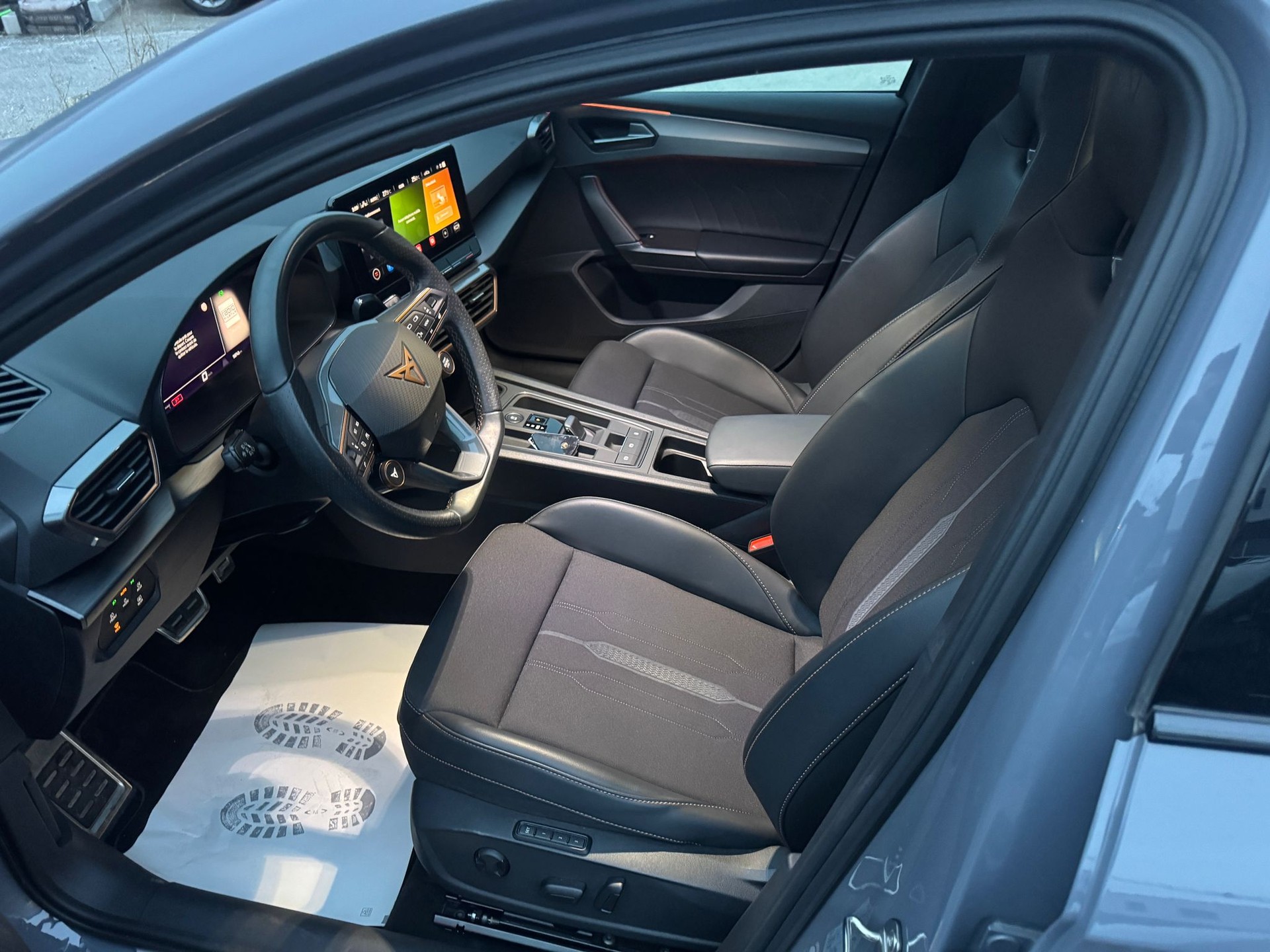 CUPRA LEON VZ 2.0 TSI DSG-image-8