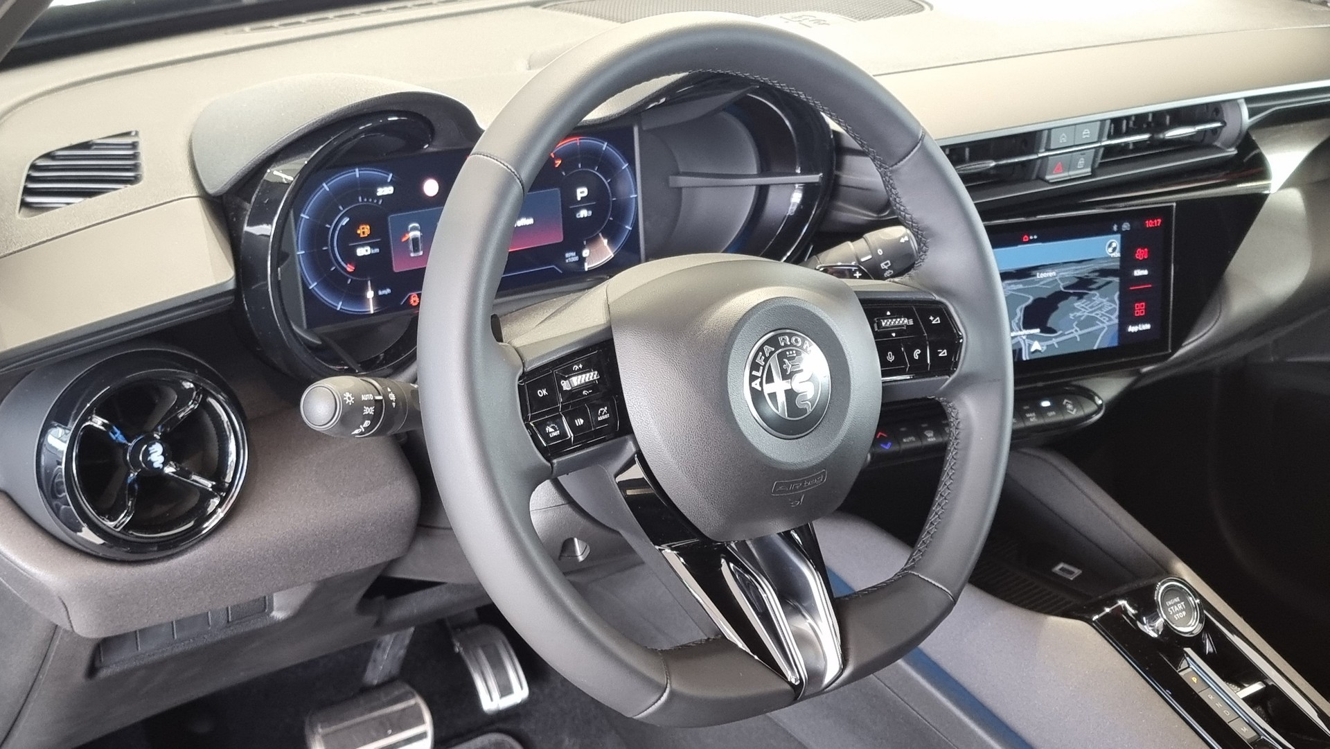 ALFA ROMEO Junior 1.2 Ibrida Q4 Pack Sky&Pack Tech-image-9