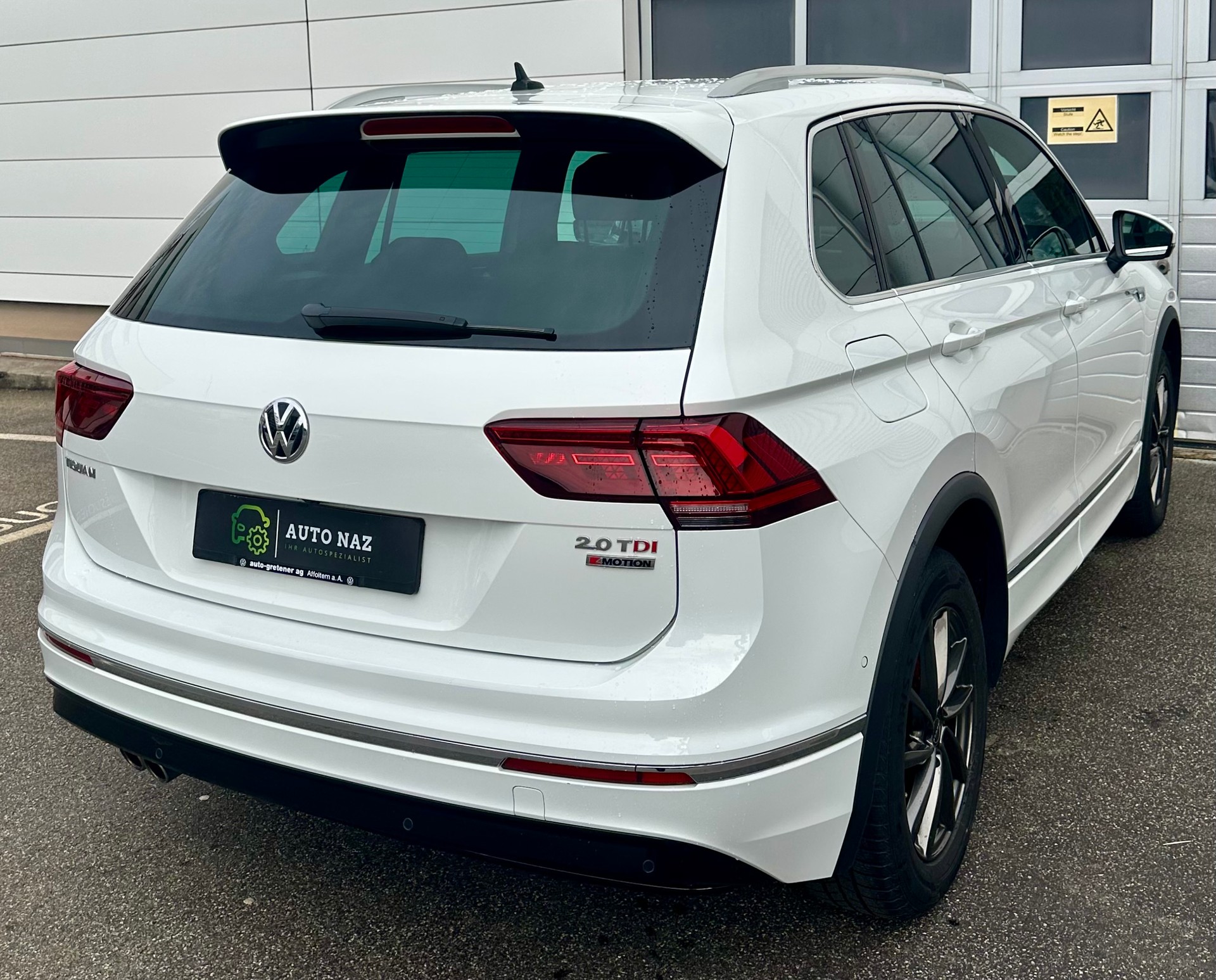 VW Tiguan 2.0 TDI R-LINE SCR 4Motion DSG/ Frisch ab MFK/ All Assis./ Rückfahrkamera/ Head up Display/ 12M Garantie-image-2