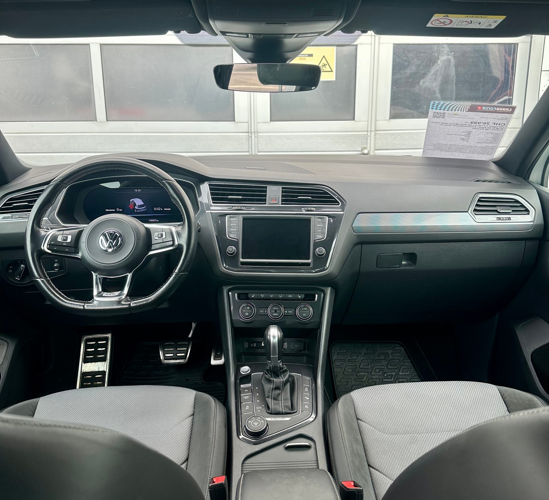 VW Tiguan 2.0 TDI R-LINE SCR 4Motion DSG/ Frisch ab MFK/ All Assis./ Rückfahrkamera/ Head up Display/ 12M Garantie-image-4
