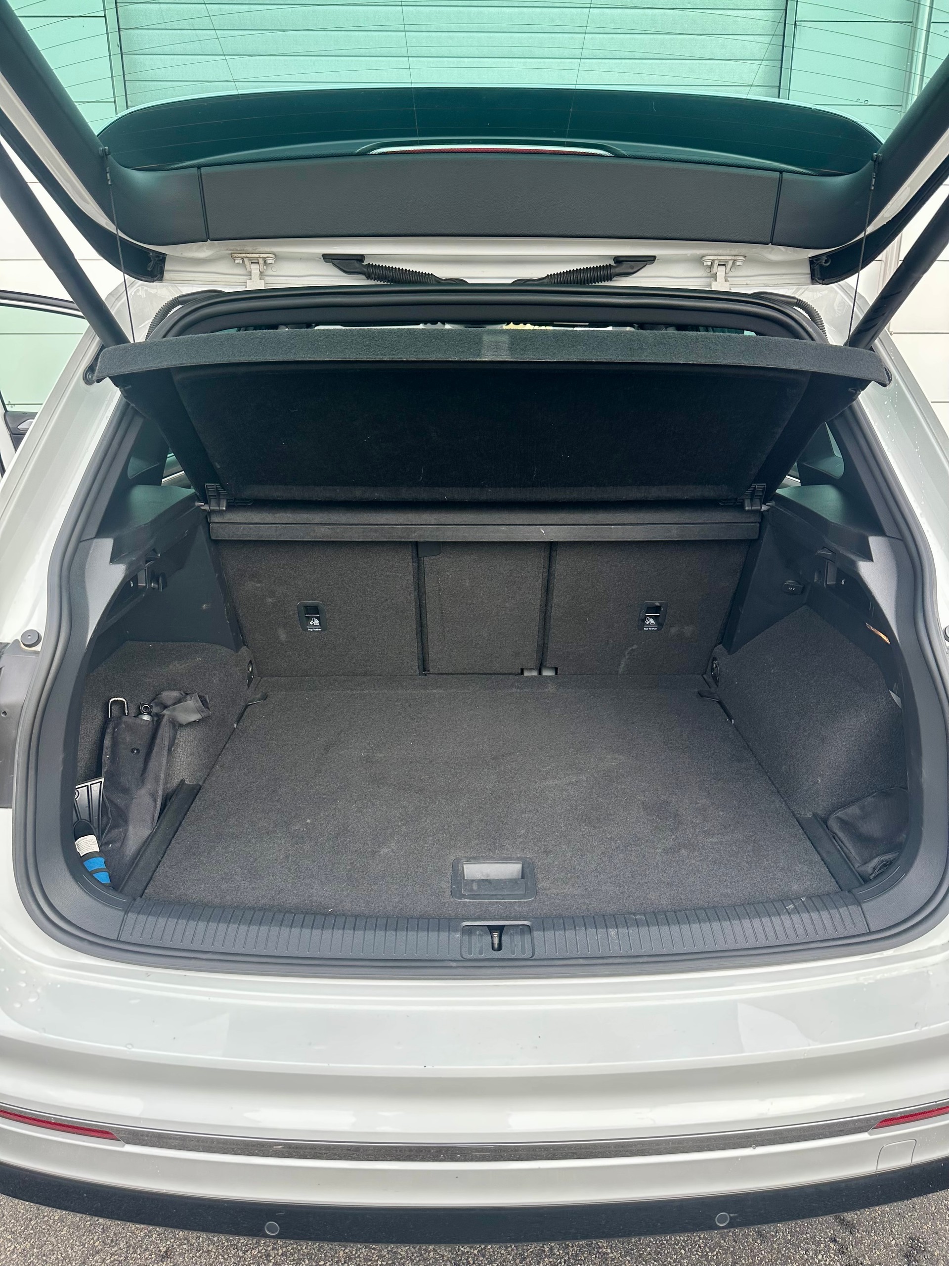 VW Tiguan 2.0 TDI R-LINE SCR 4Motion DSG/ Frisch ab MFK/ All Assis./ Rückfahrkamera/ Head up Display/ 12M Garantie-image-8
