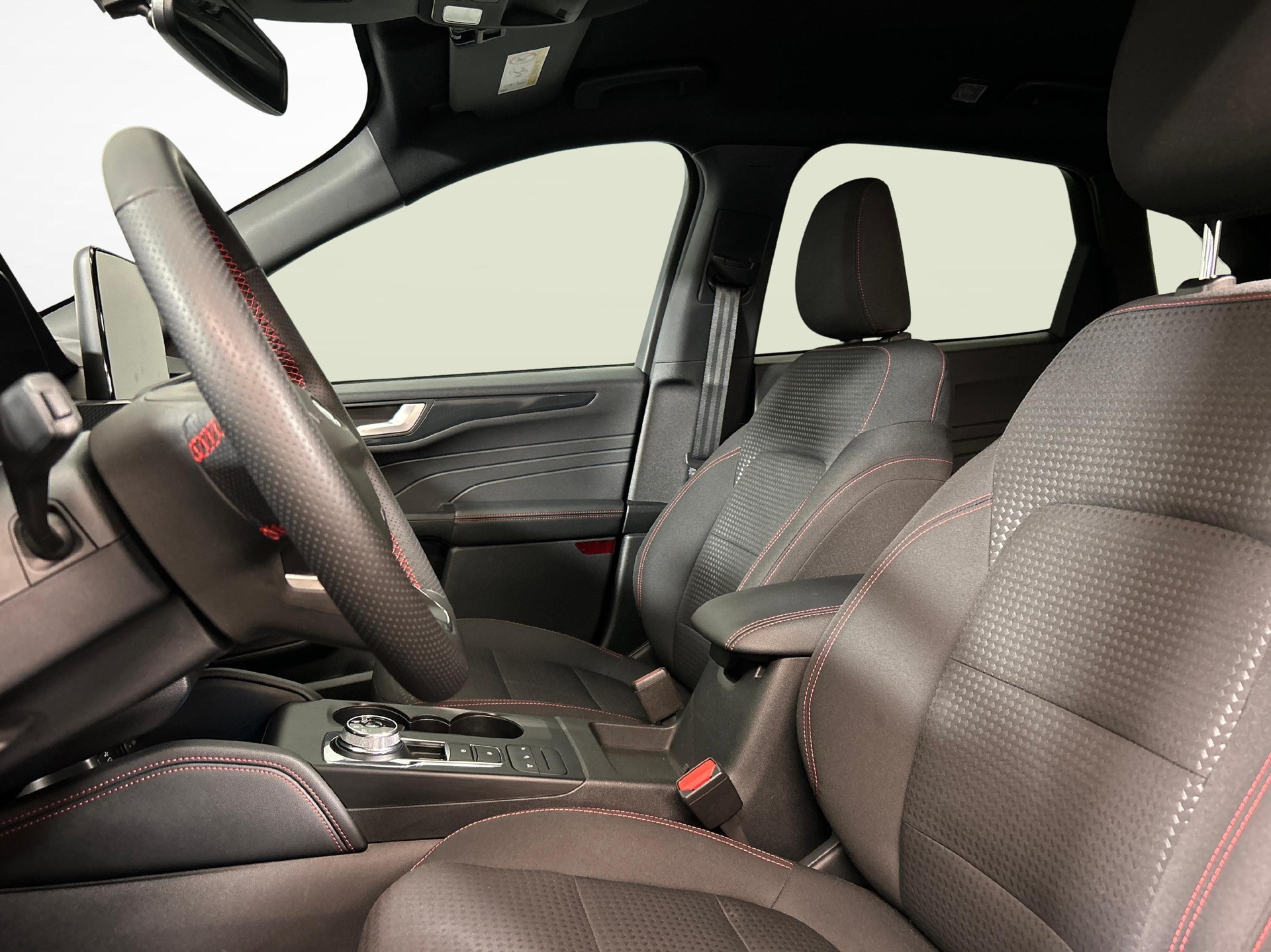 FORD Kuga 2.5 Hybrid ST-Line 4x4-image-2