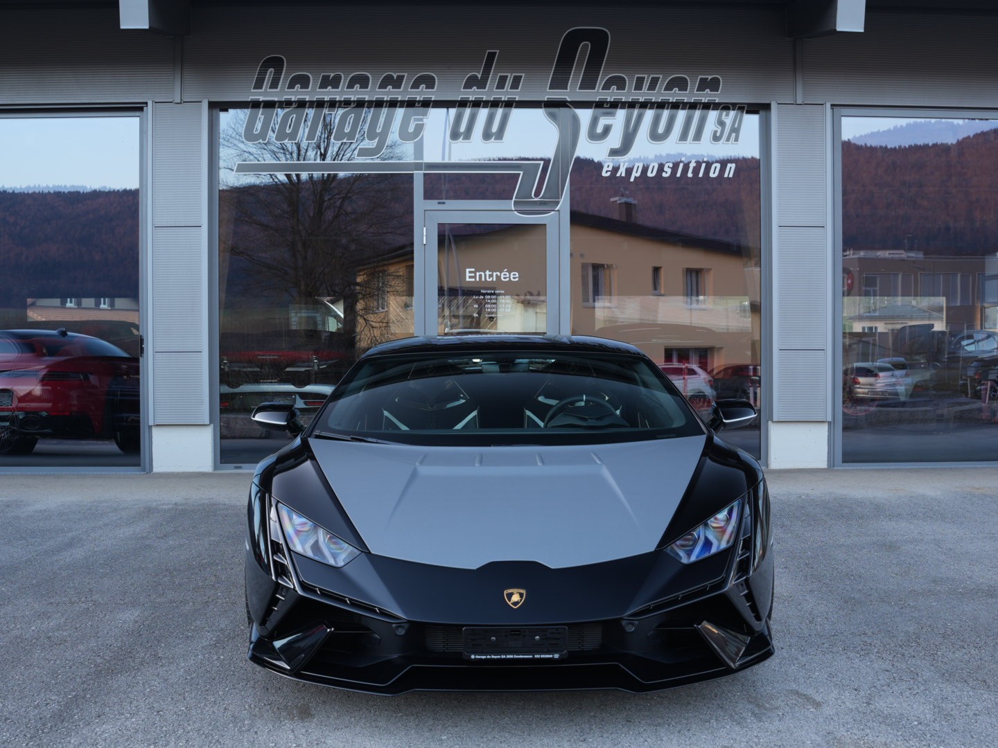 LAMBORGHINI Tecnica-image-2