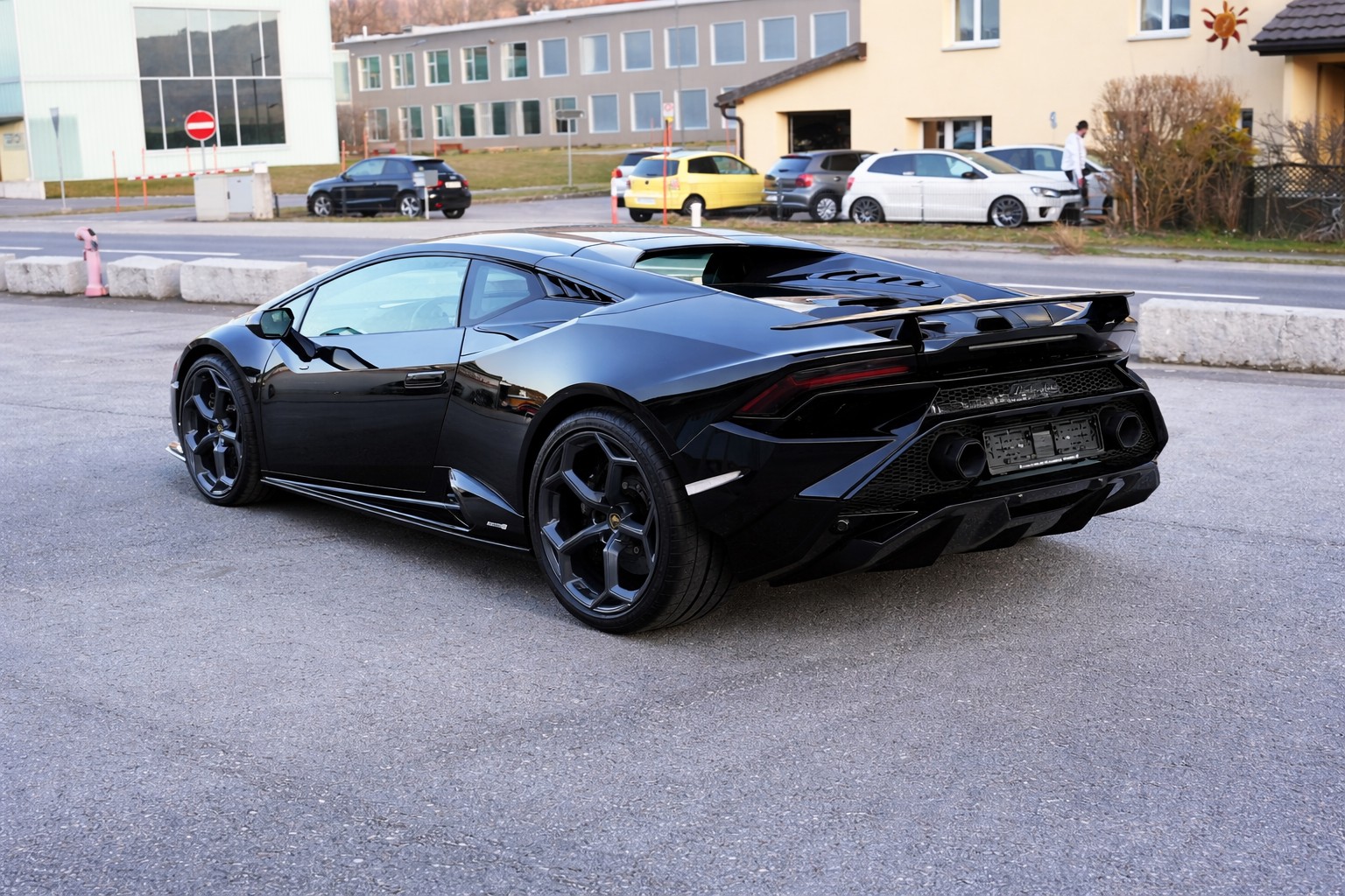 LAMBORGHINI Tecnica-image-7