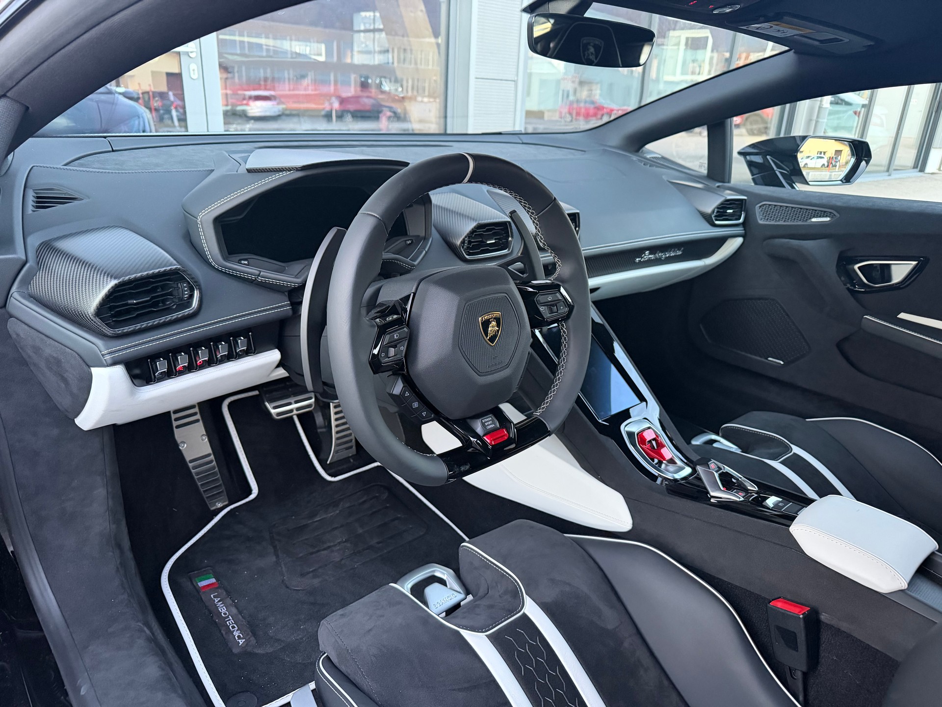 LAMBORGHINI Tecnica-image-8