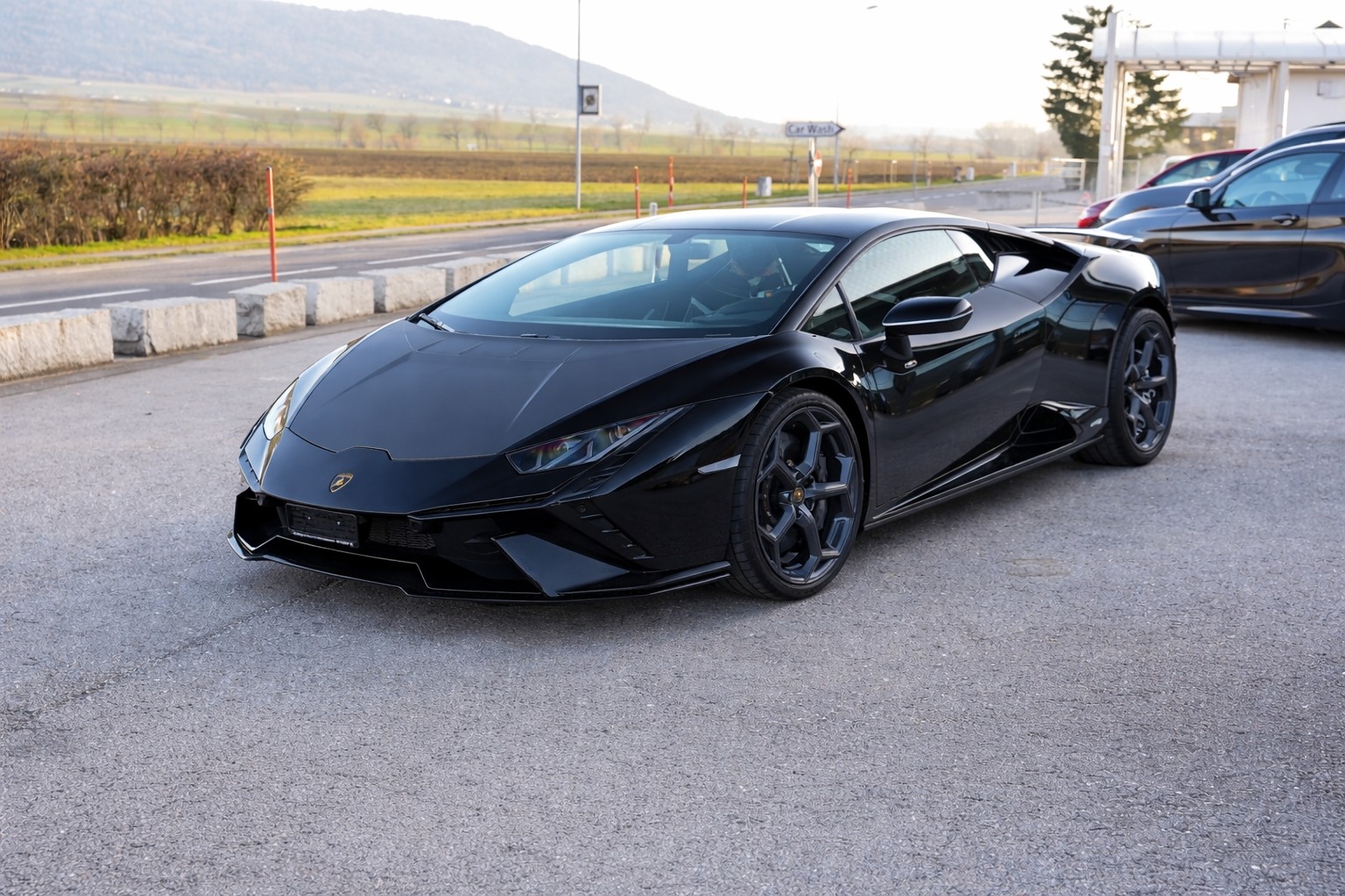 LAMBORGHINI Tecnica-image-4