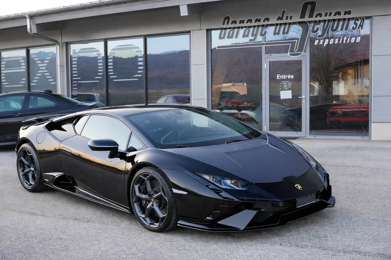 LAMBORGHINI Tecnica