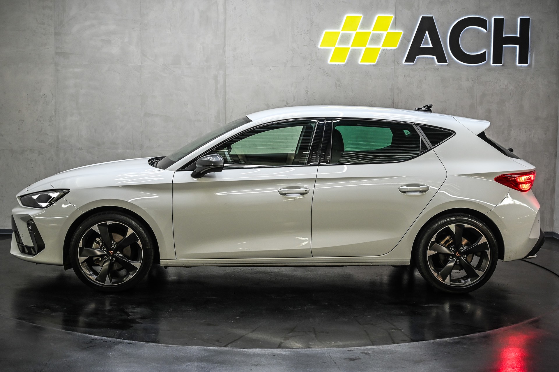 CUPRA Leon 2.0 TDI DSG-image-4