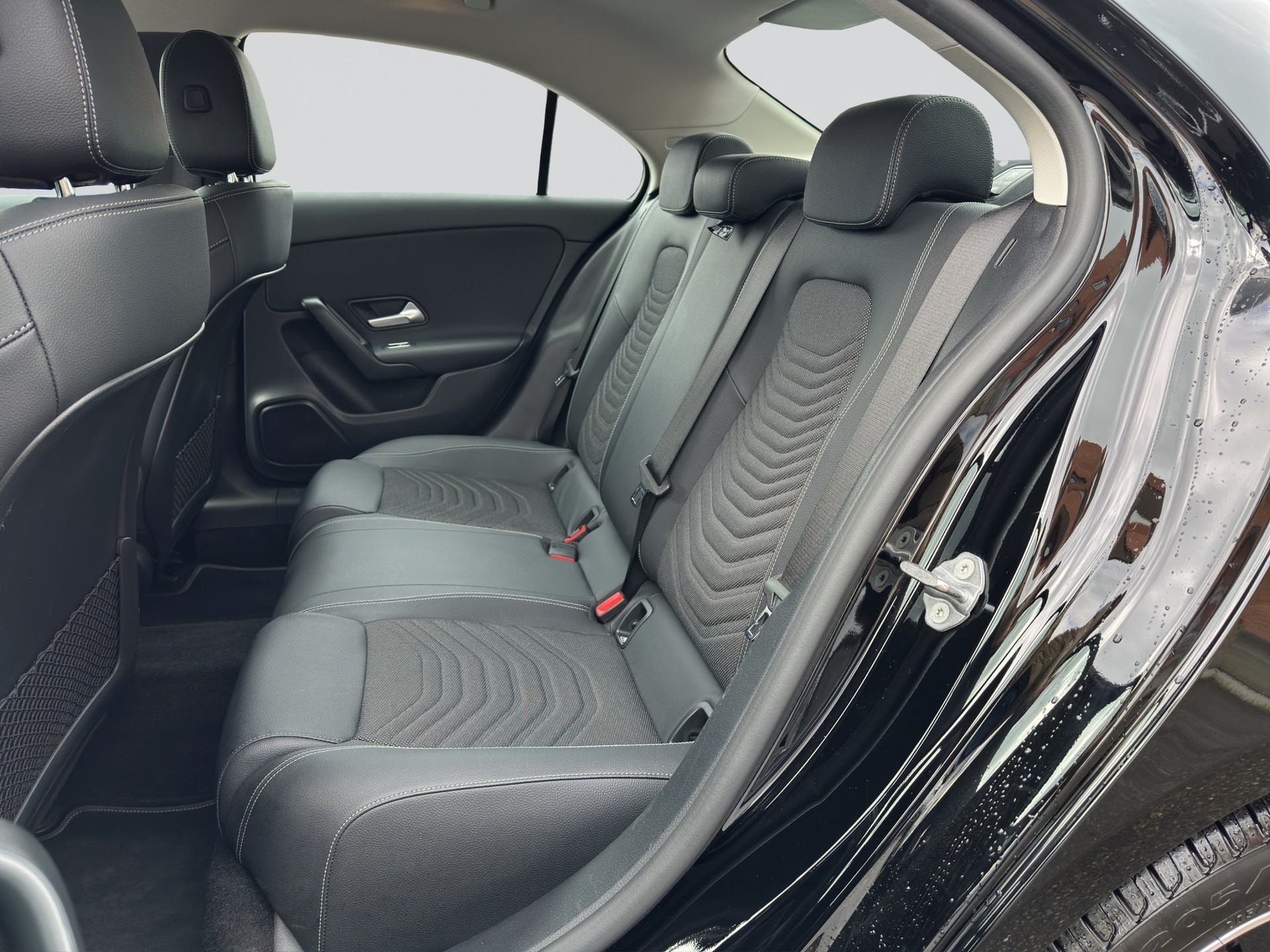 MERCEDES-BENZ A 250e Style 8G-DCT-image-7