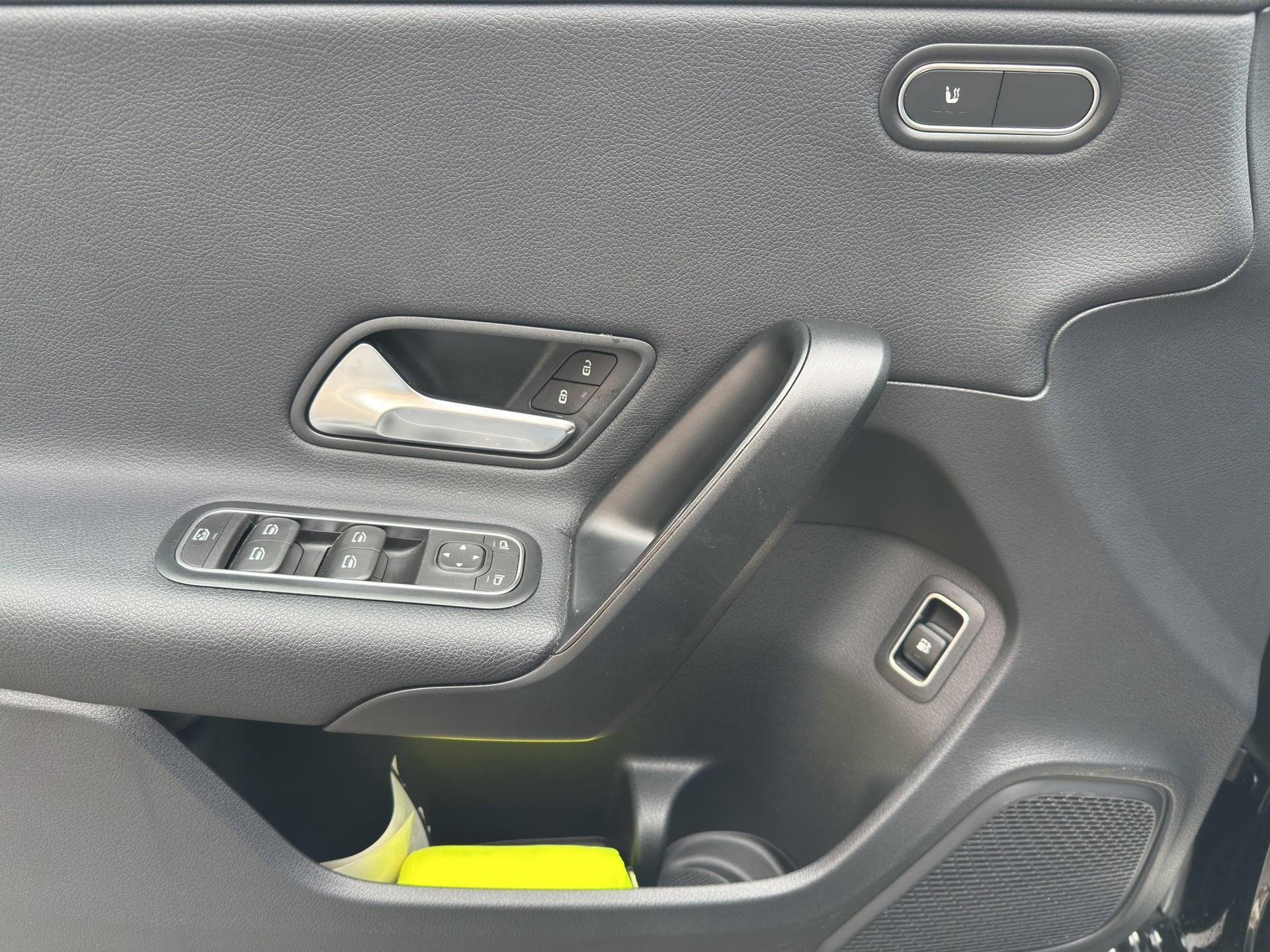 MERCEDES-BENZ A 250e Style 8G-DCT-image-8
