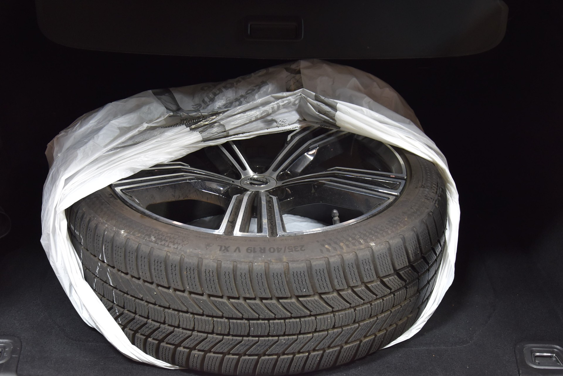 VOLVO V60 T8 eAWD Twin Engine R-Design Geartronic-image-7