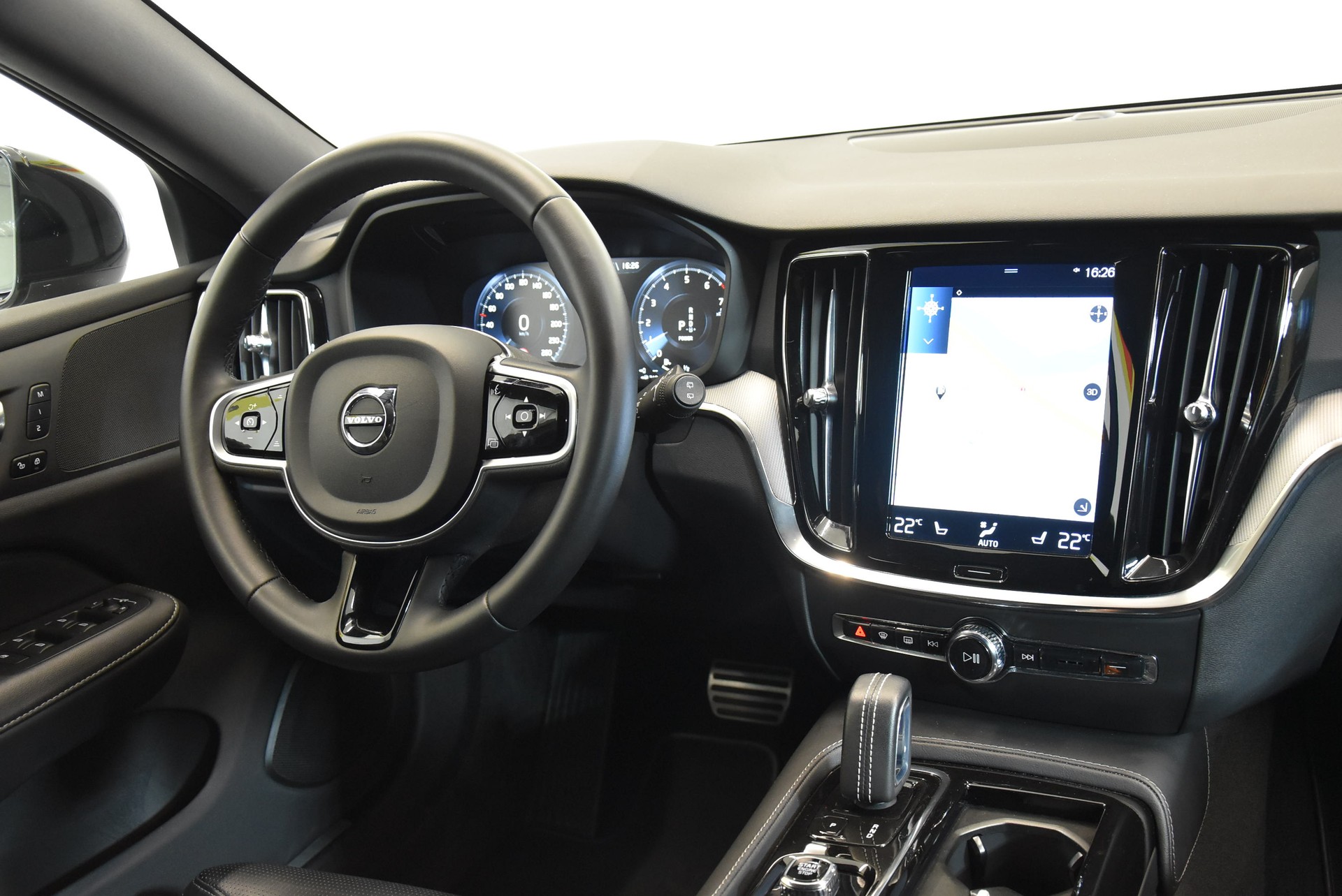 VOLVO V60 T8 eAWD Twin Engine R-Design Geartronic-image-4