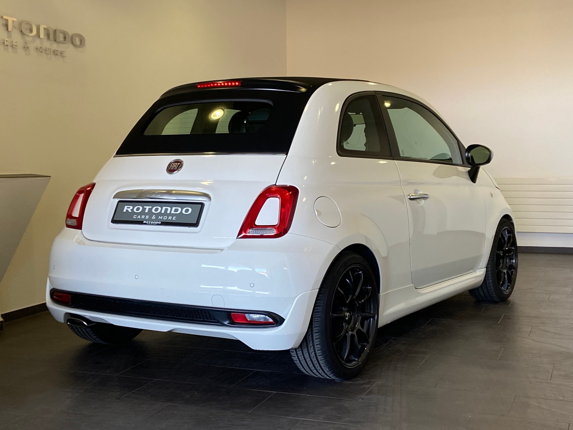 FIAT 500C 1.0 N3 MildHybrid Rockstar-image-2
