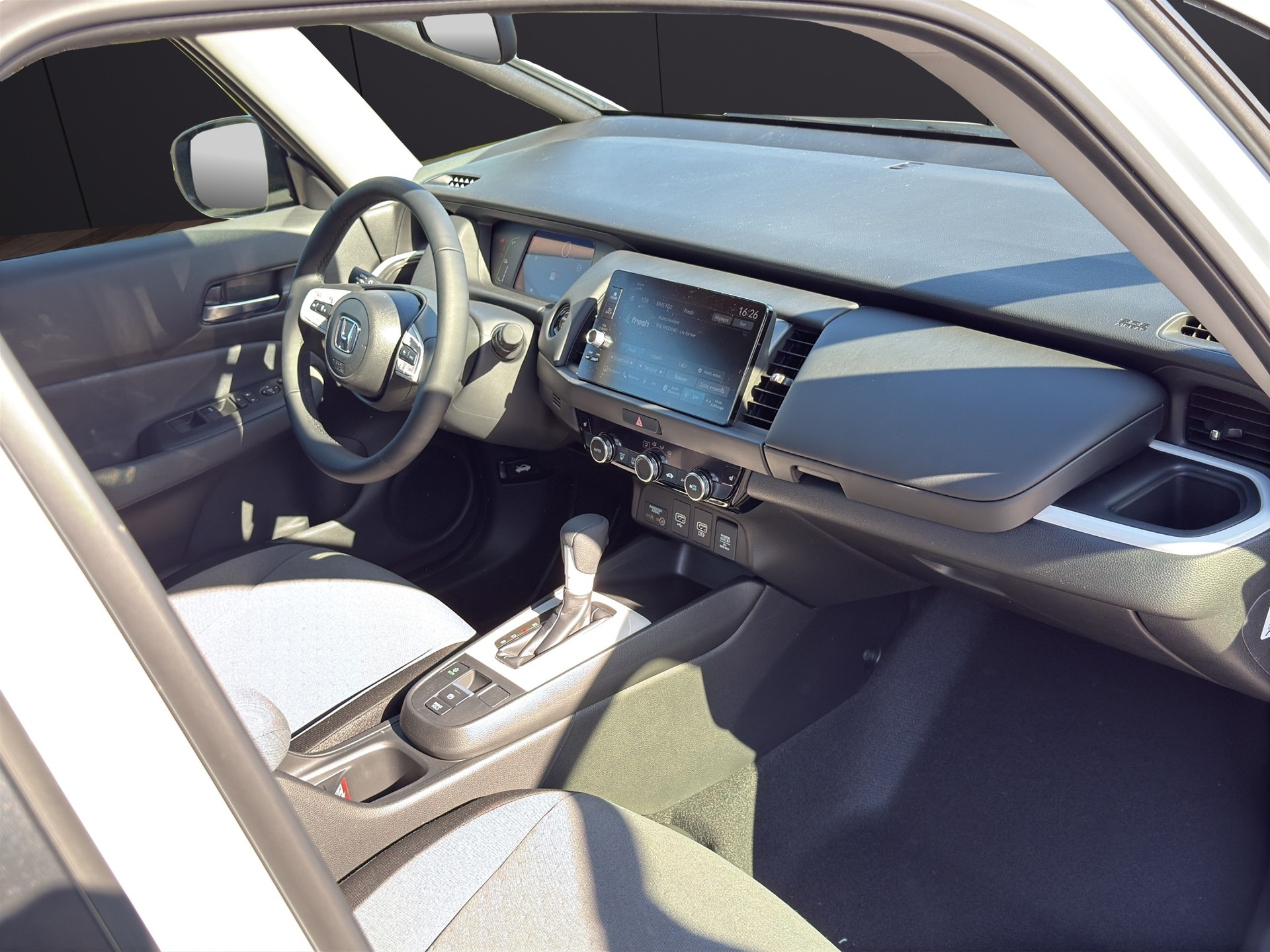 HONDA Jazz 1.5i-MMD Elegance E-CVT-image-14