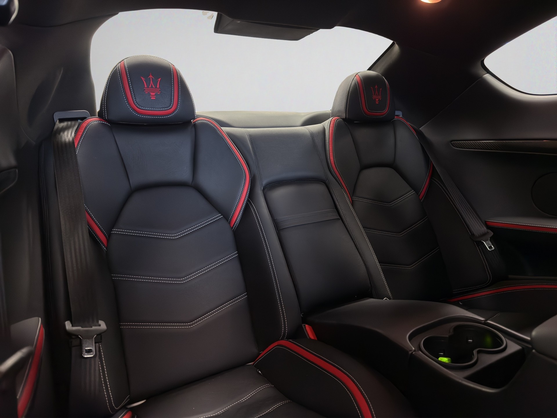 MASERATI GranTurismo MC Stradale Centenial Edition-image-9