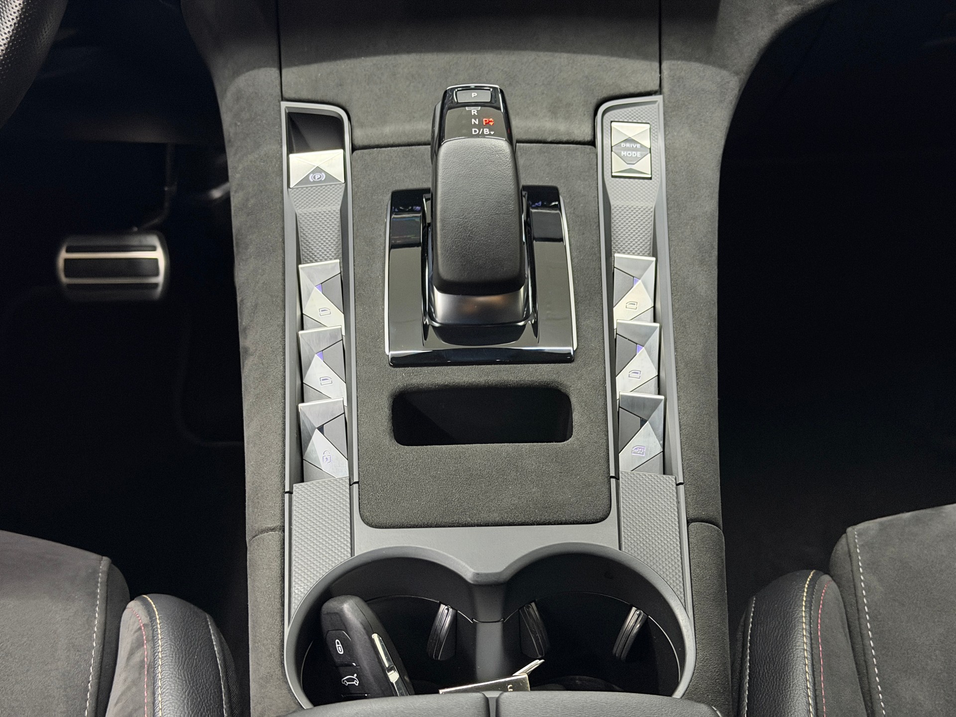 DS AUTOMOBILES DS 7 Crossback E-Tense 225 Performance Line+-image-13