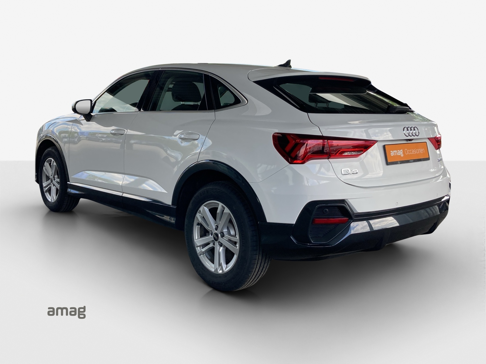 AUDI Q3 Sportback 35 TFSI Attraction S-tronic-image-2